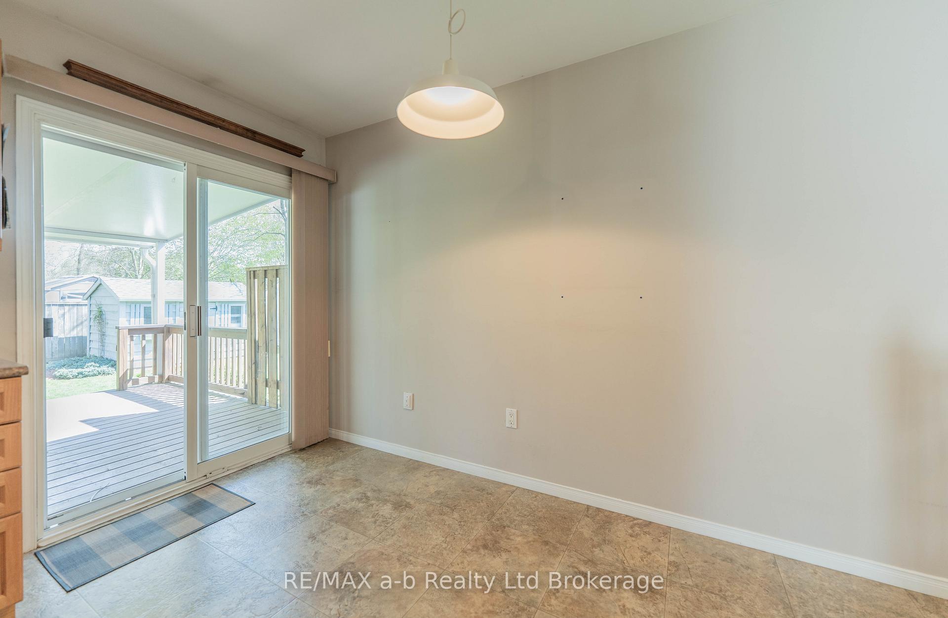 Photo 16 of 44 Beech Boulevard, Tillsonburg — HOMEH