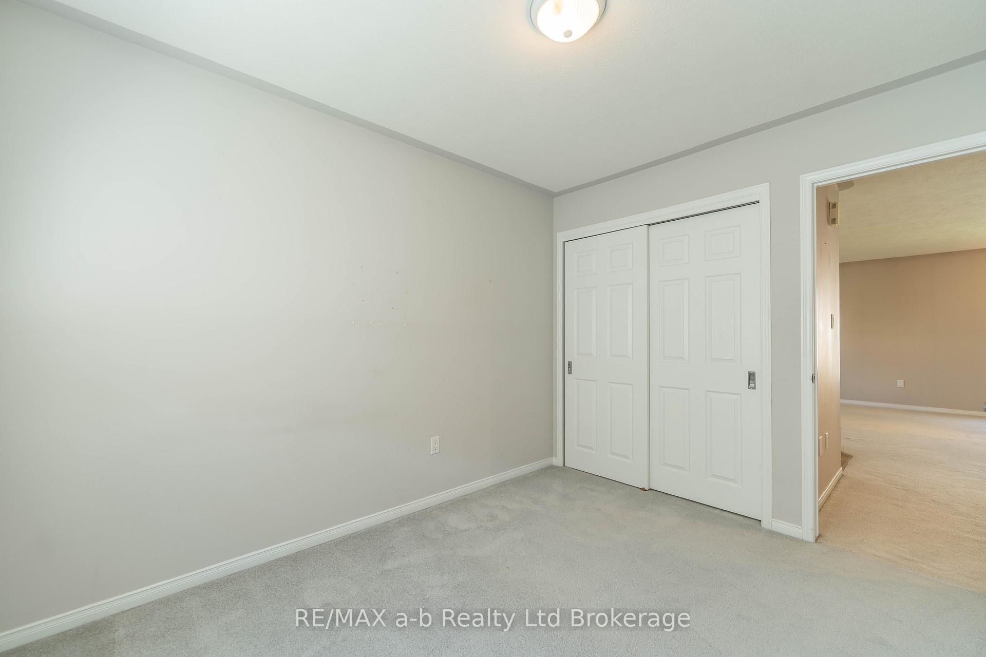 Photo 20 of 44 Beech Boulevard, Tillsonburg — HOMEH