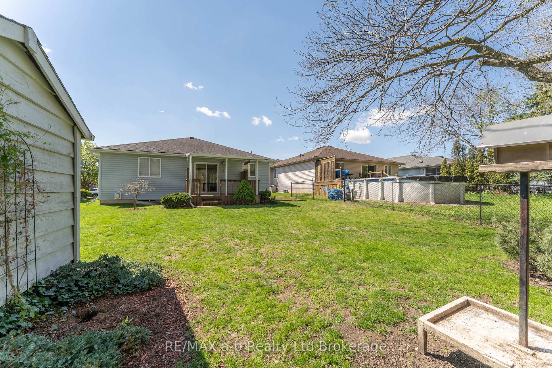 Photo 31 of 44 Beech Boulevard, Tillsonburg — HOMEH