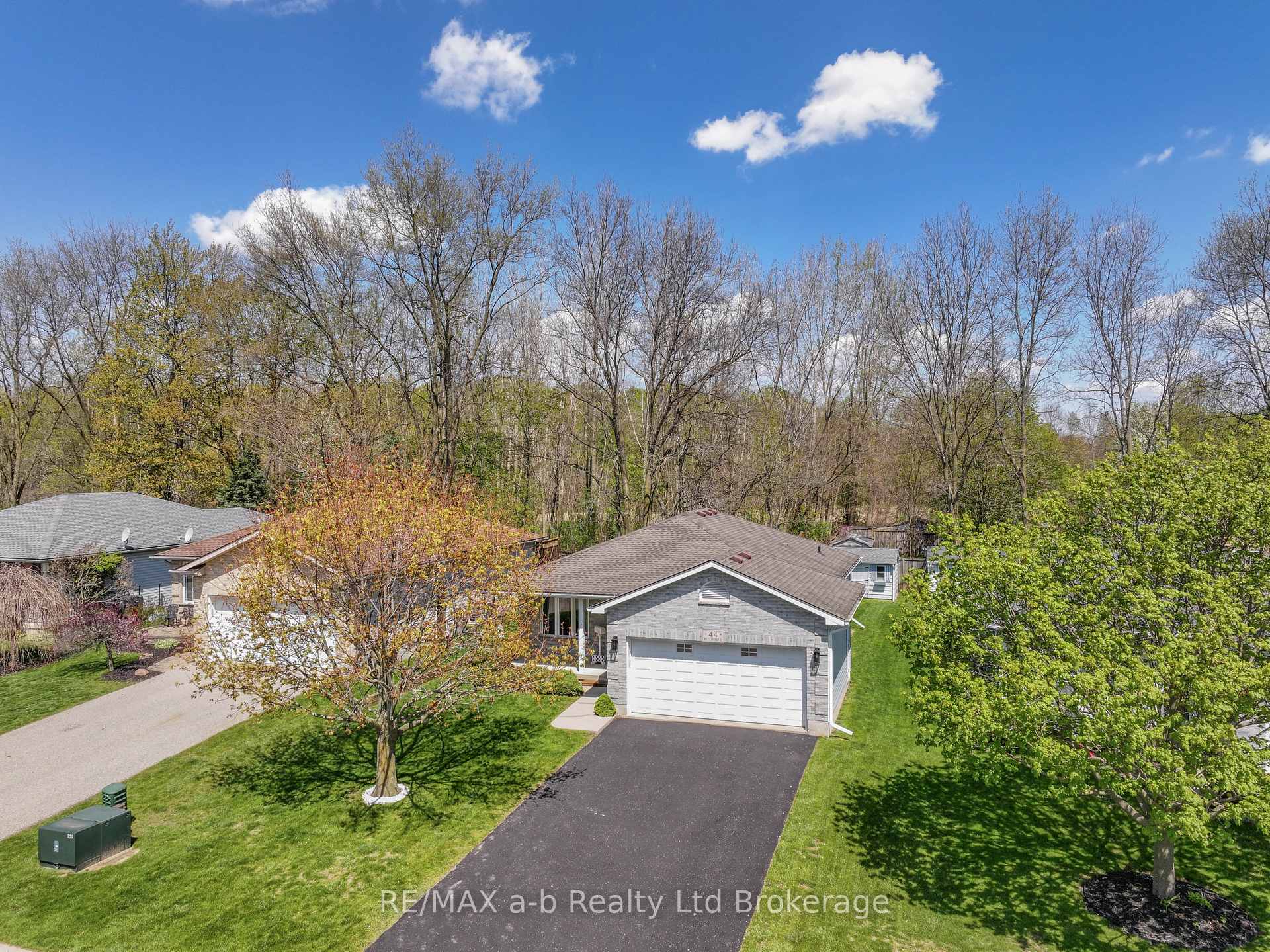 Photo 37 of 44 Beech Boulevard, Tillsonburg — HOMEH