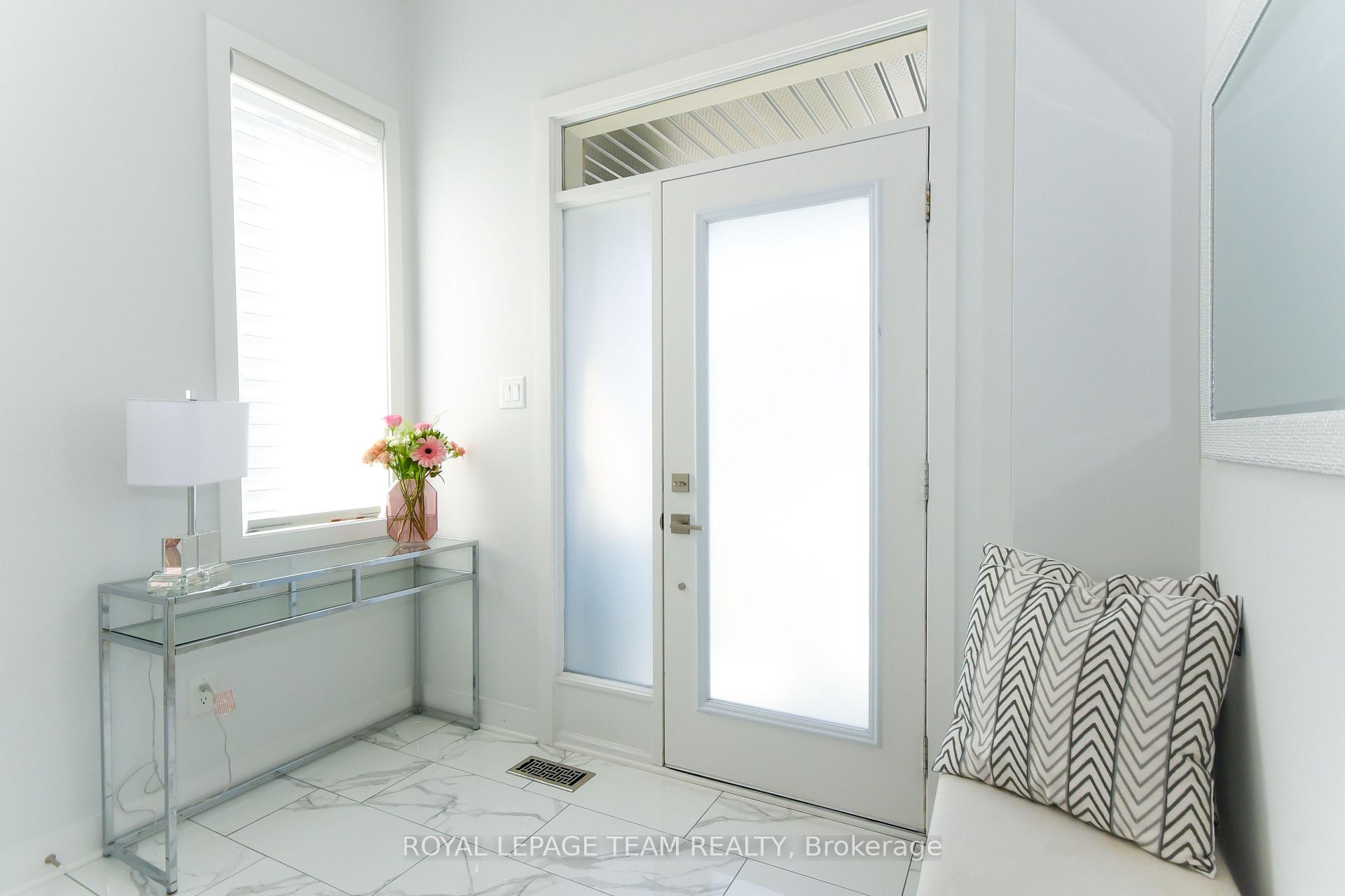 Photo 3 of 725 Capricorn Circle, Ottawa, Riverside South/Gloucester Glen — HOMEH