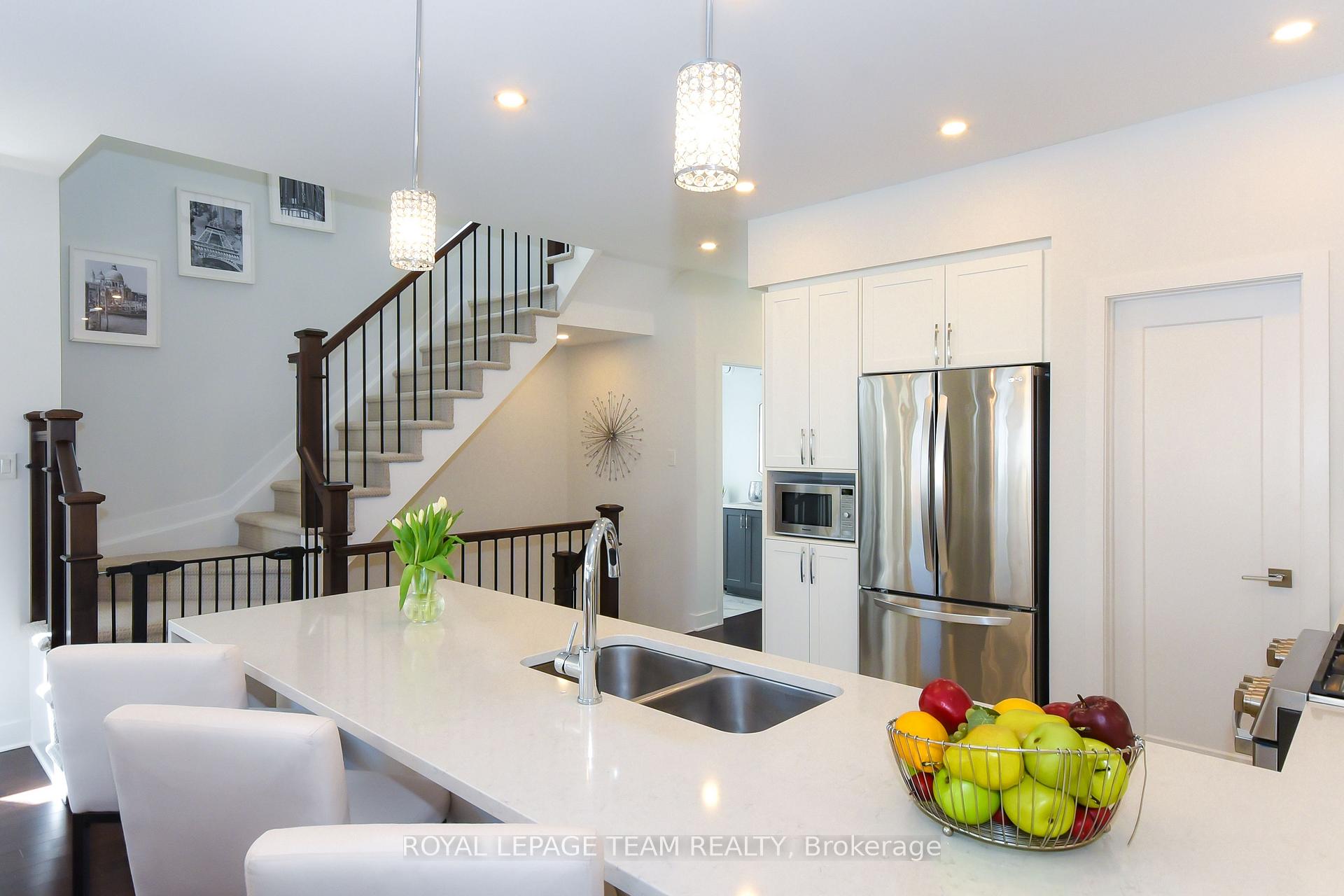 Photo 13 of 725 Capricorn Circle, Ottawa, Riverside South/Gloucester Glen — HOMEH