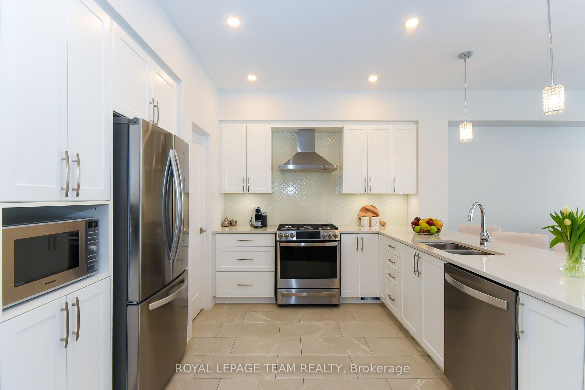 Photo 17 of 725 Capricorn Circle, Ottawa, Riverside South/Gloucester Glen — HOMEH