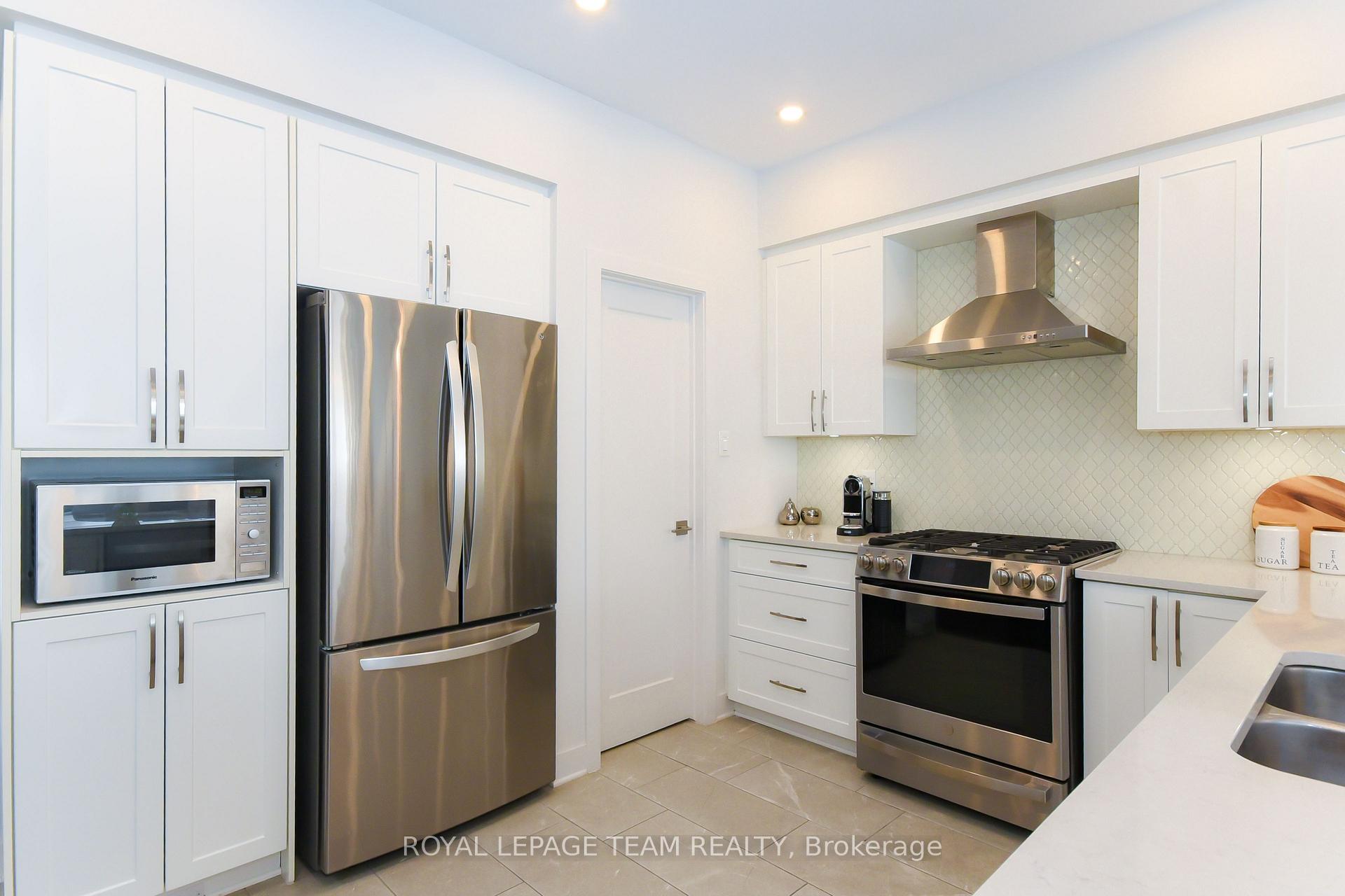Photo 18 of 725 Capricorn Circle, Ottawa, Riverside South/Gloucester Glen — HOMEH