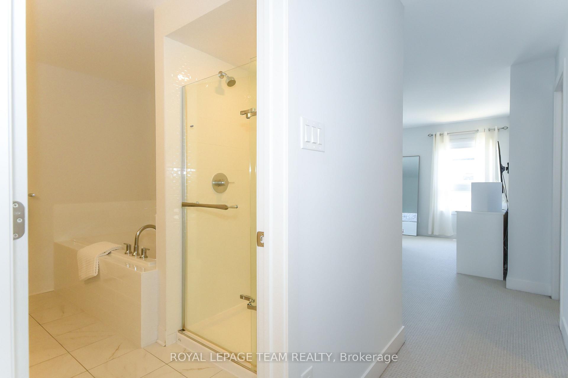 Photo 32 of 725 Capricorn Circle, Ottawa, Riverside South/Gloucester Glen — HOMEH