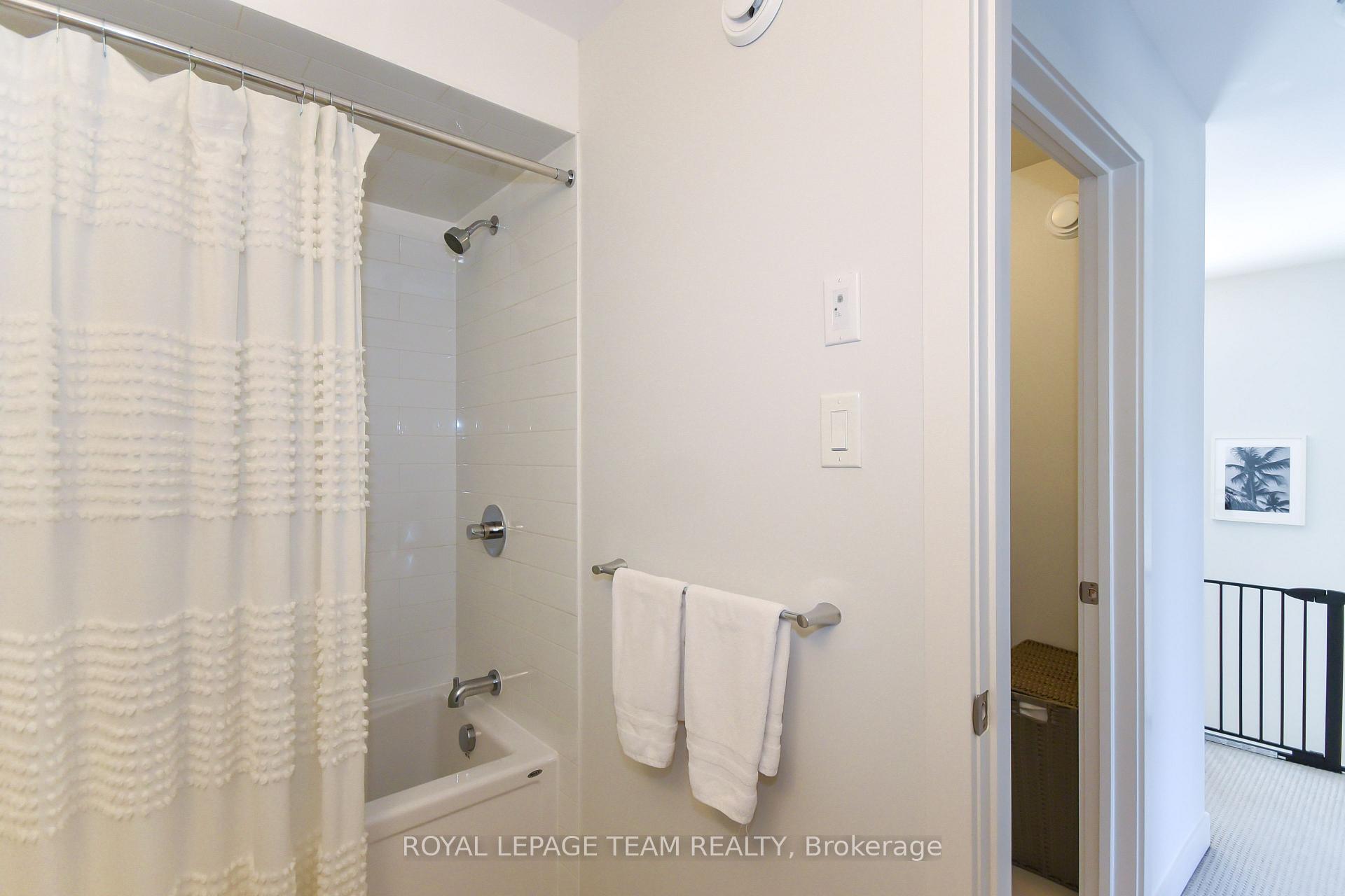 Photo 41 of 725 Capricorn Circle, Ottawa, Riverside South/Gloucester Glen — HOMEH
