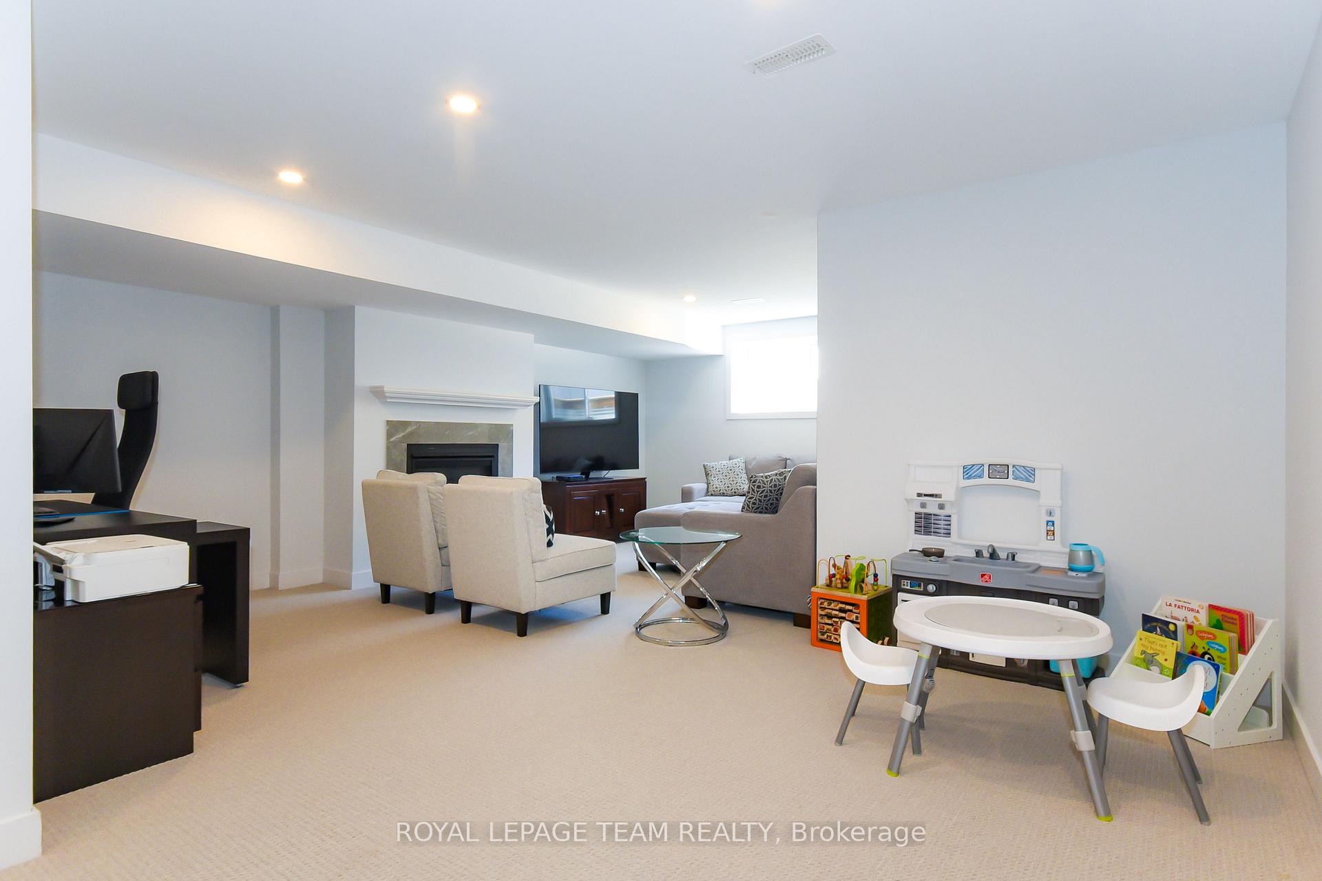 Photo 44 of 725 Capricorn Circle, Ottawa, Riverside South/Gloucester Glen — HOMEH