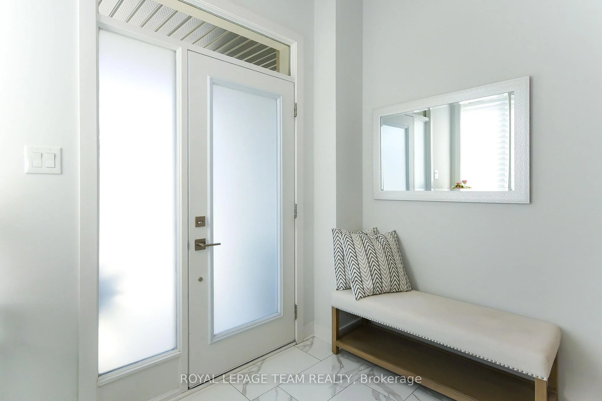 Photo 6 of 725 Capricorn Circle, Ottawa, Riverside South/Gloucester Glen — HOMEH
