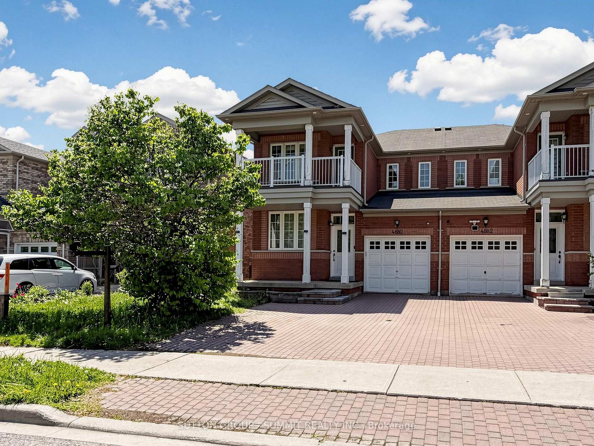 Photo 2 of 4880 Yorkshire Avenue, Mississauga, Hurontario — HOMEH