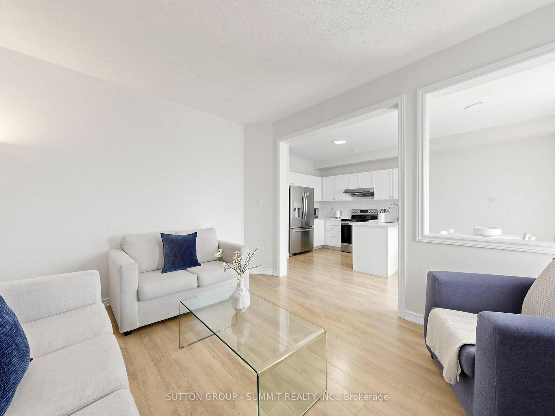 Photo 10 of 4880 Yorkshire Avenue, Mississauga, Hurontario — HOMEH