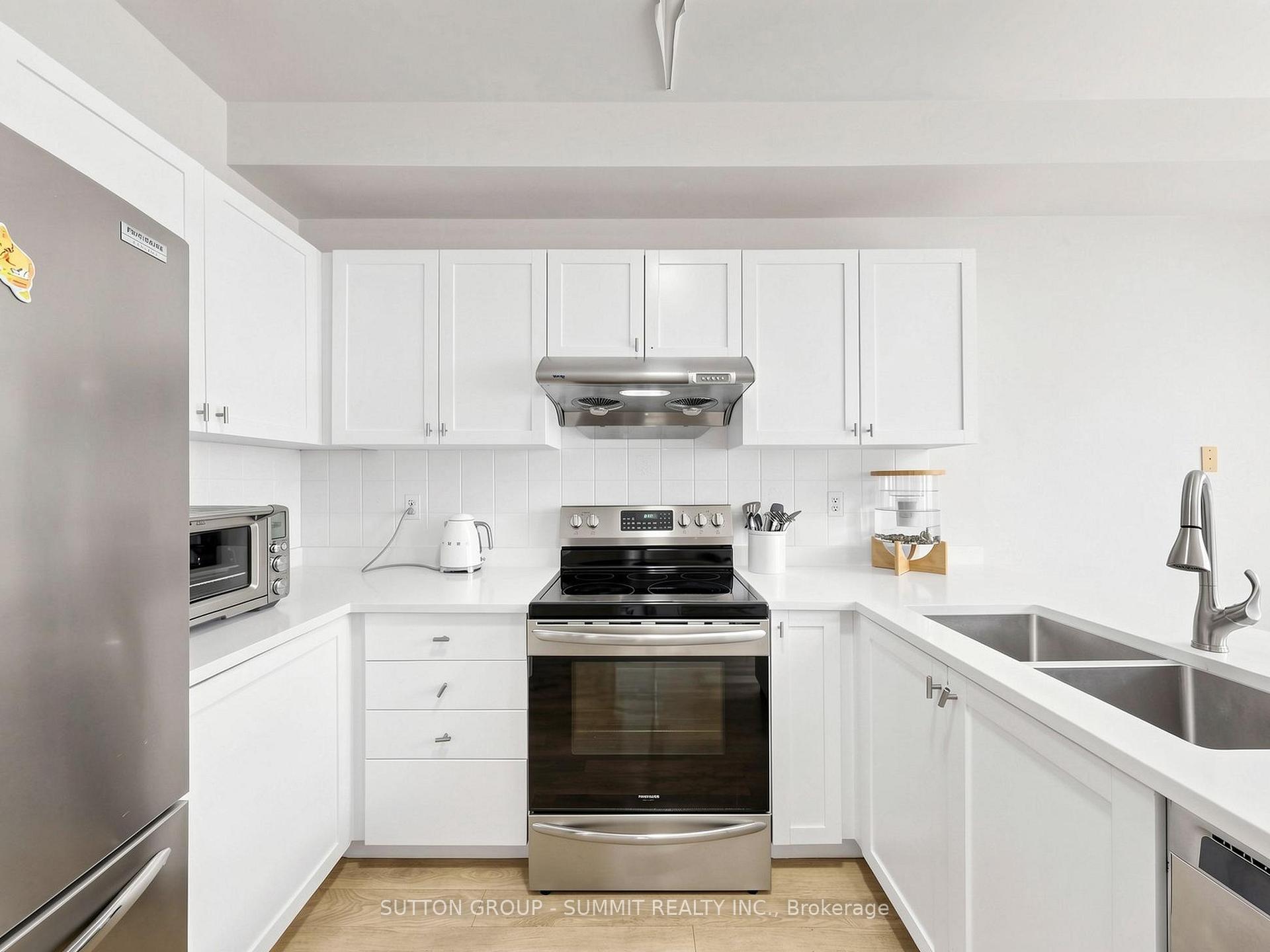 Photo 13 of 4880 Yorkshire Avenue, Mississauga, Hurontario — HOMEH