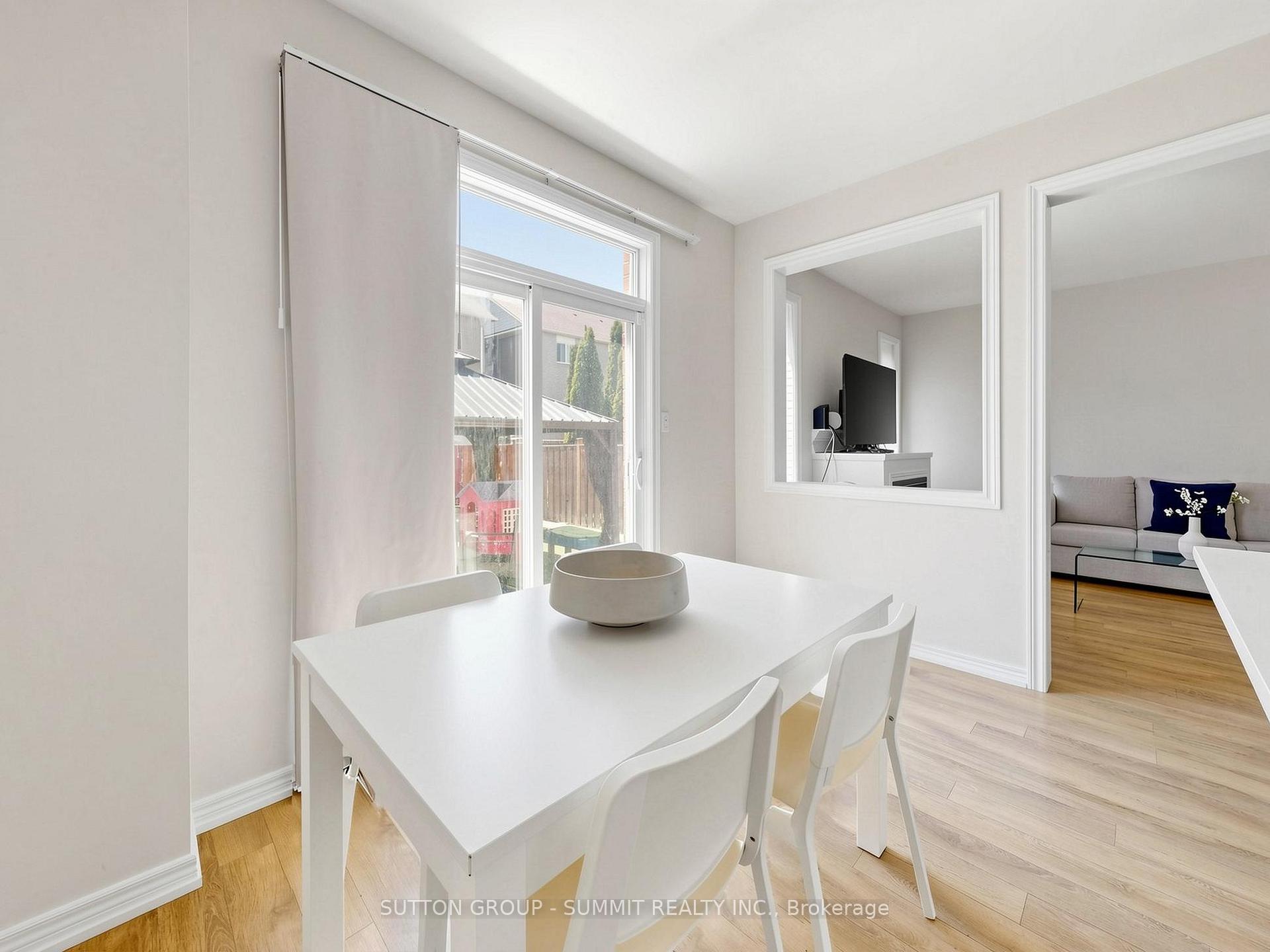Photo 16 of 4880 Yorkshire Avenue, Mississauga, Hurontario — HOMEH
