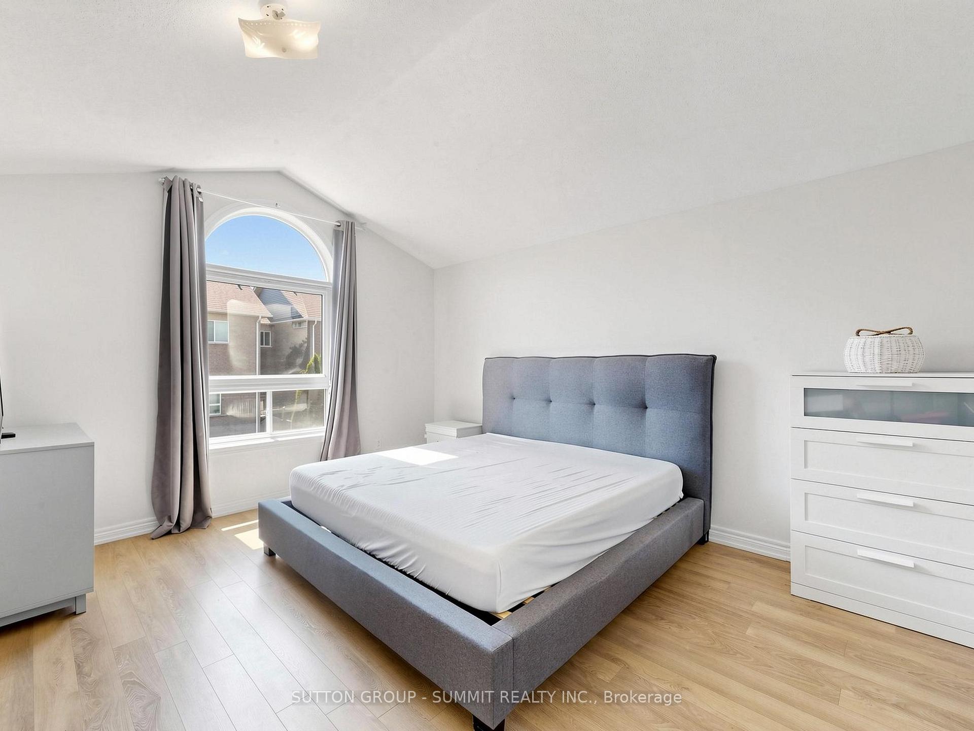Photo 22 of 4880 Yorkshire Avenue, Mississauga, Hurontario — HOMEH