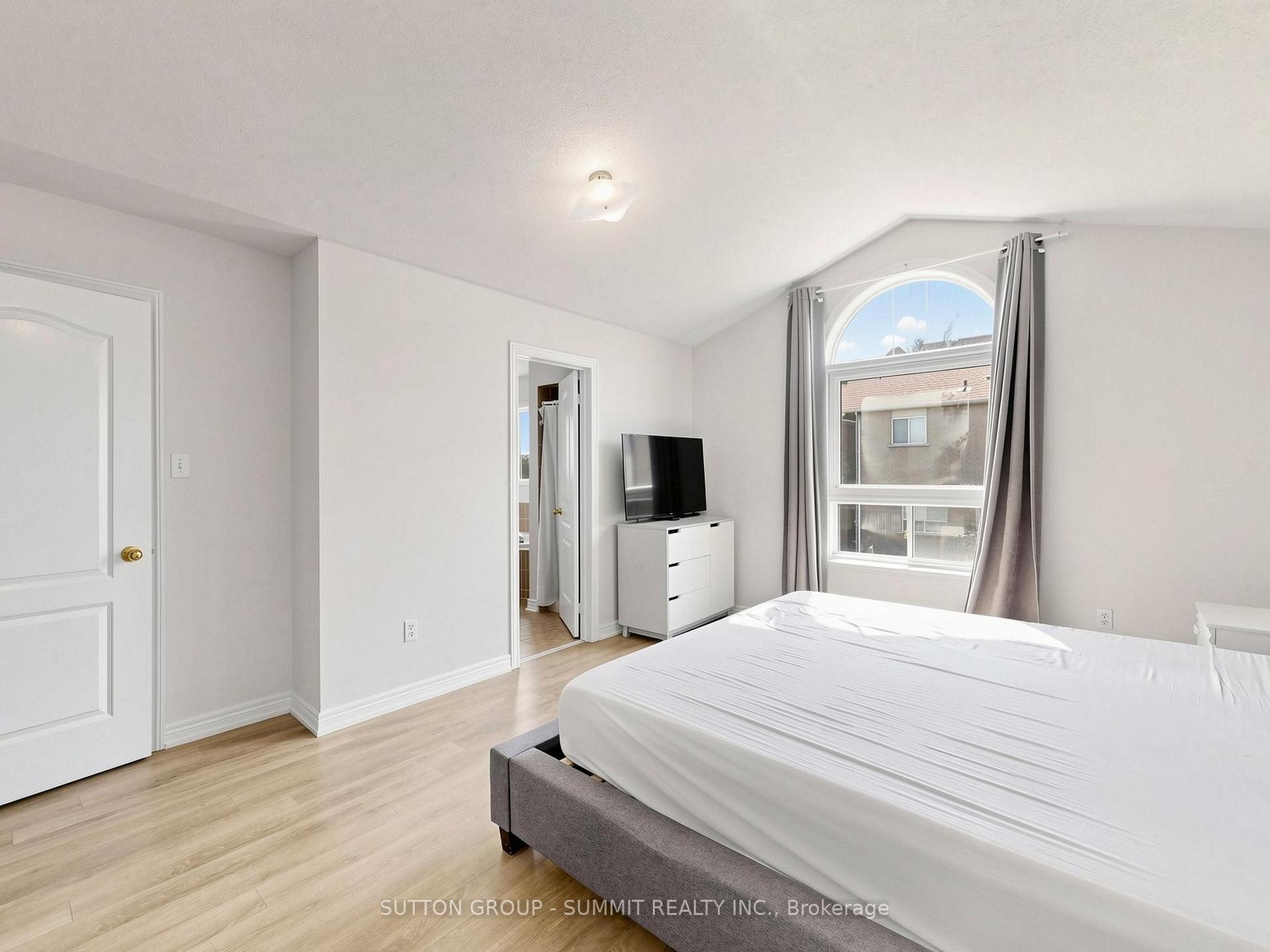 Photo 23 of 4880 Yorkshire Avenue, Mississauga, Hurontario — HOMEH