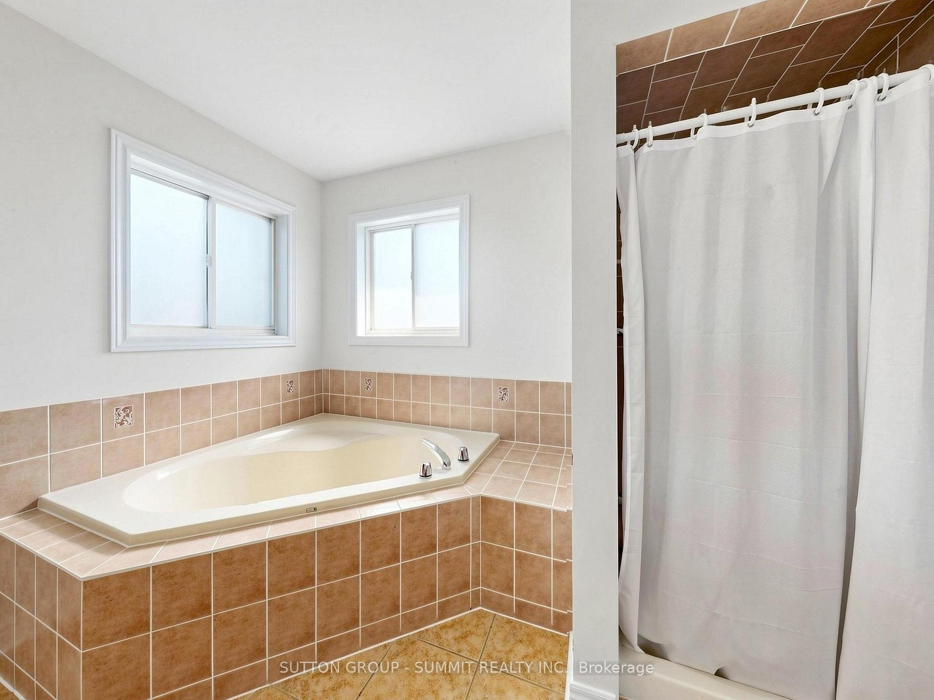 Photo 25 of 4880 Yorkshire Avenue, Mississauga, Hurontario — HOMEH