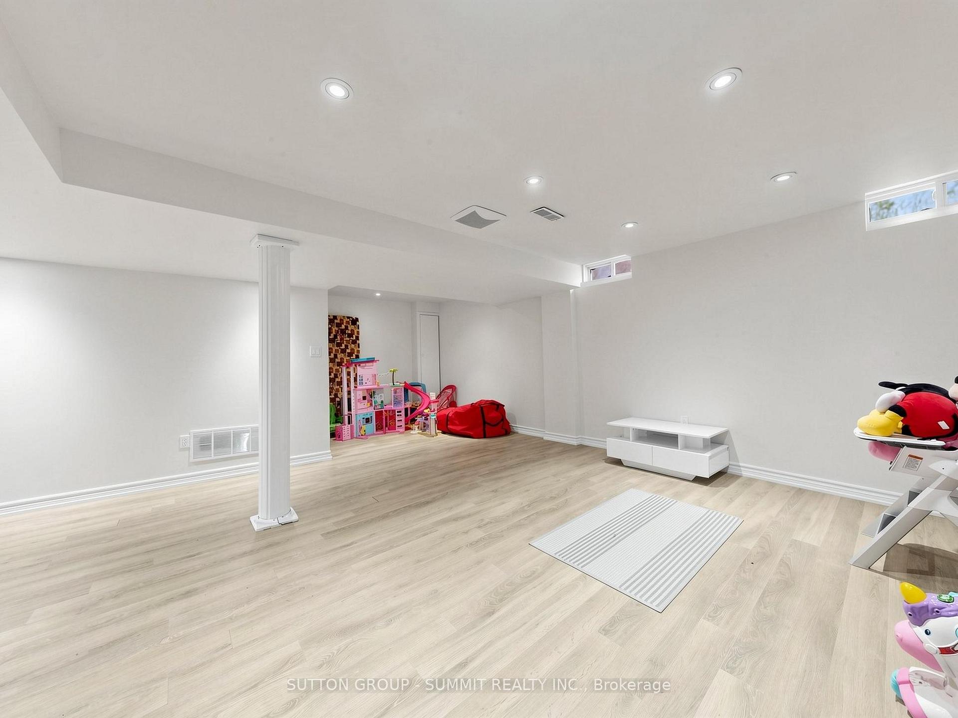 Photo 33 of 4880 Yorkshire Avenue, Mississauga, Hurontario — HOMEH