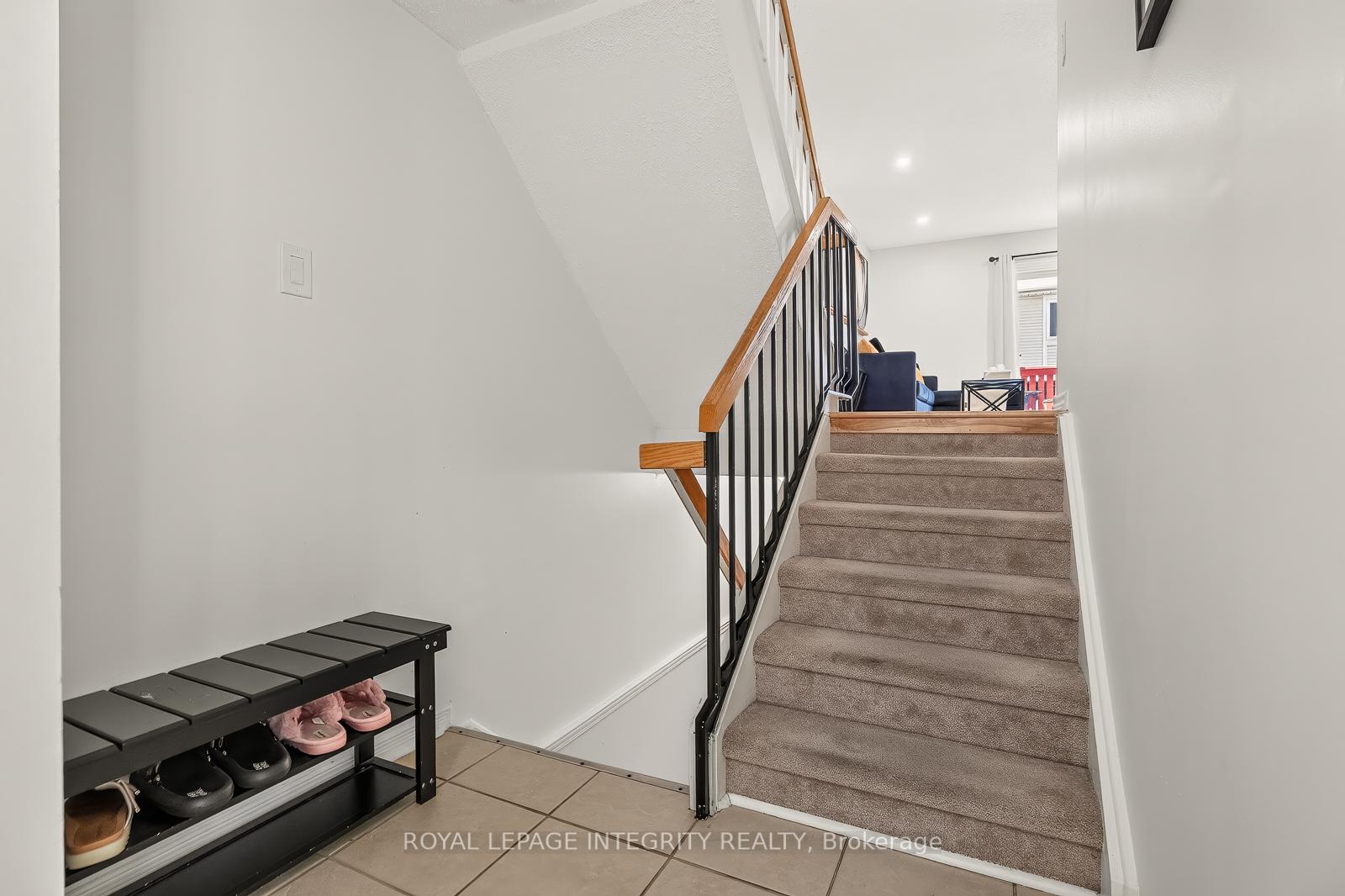Photo 6 of 16 Stamford Private, Ottawa, Hunt Club Park/Greenboro — HOMEH