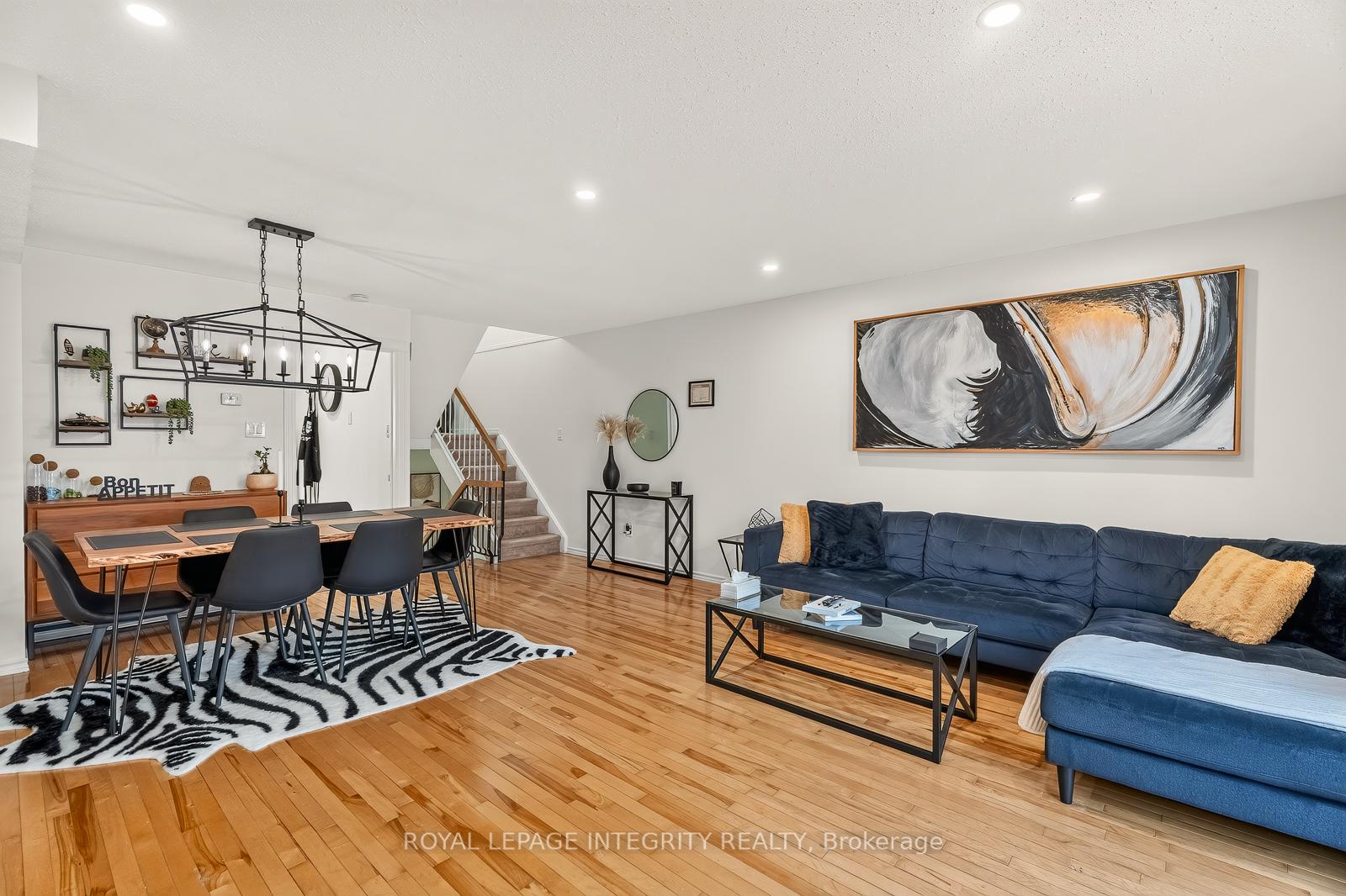 Photo 12 of 16 Stamford Private, Ottawa, Hunt Club Park/Greenboro — HOMEH