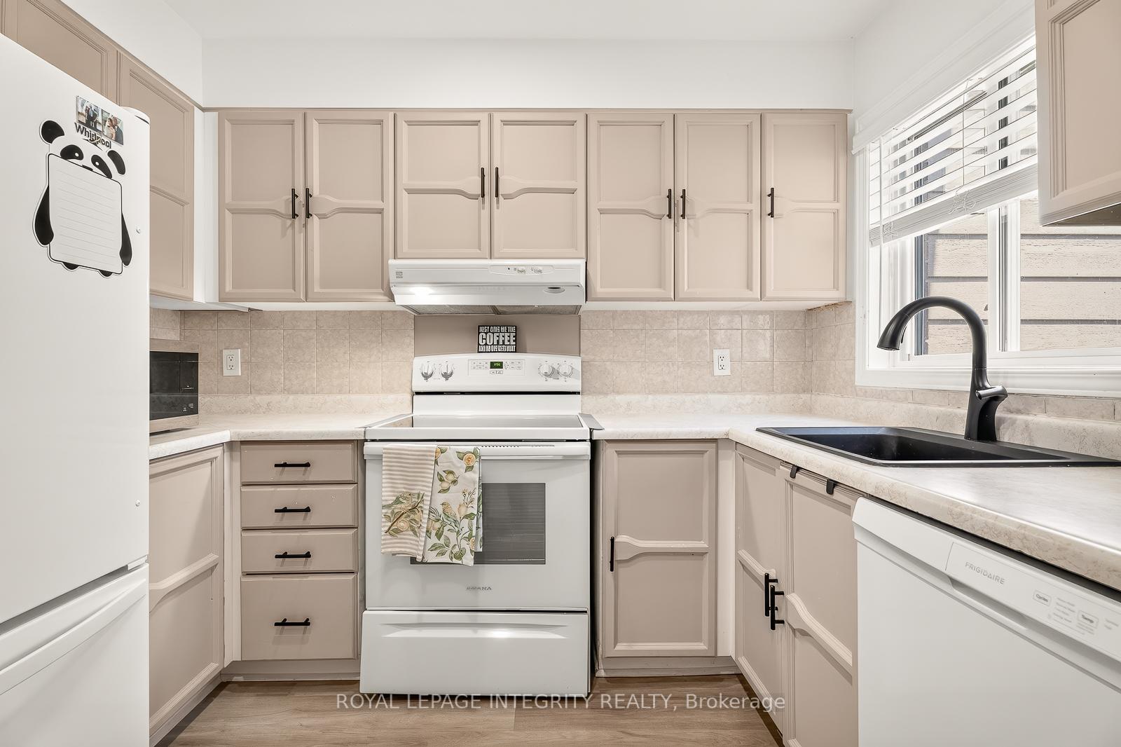 Photo 16 of 16 Stamford Private, Ottawa, Hunt Club Park/Greenboro — HOMEH