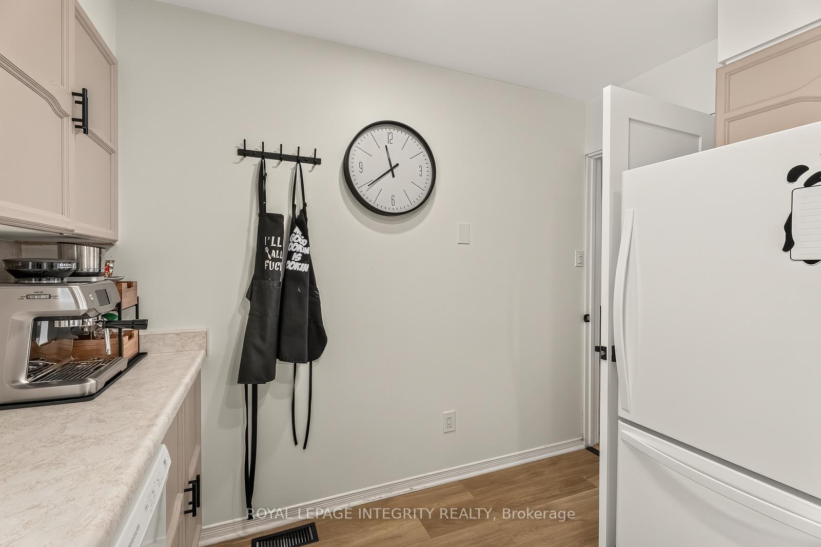Photo 19 of 16 Stamford Private, Ottawa, Hunt Club Park/Greenboro — HOMEH