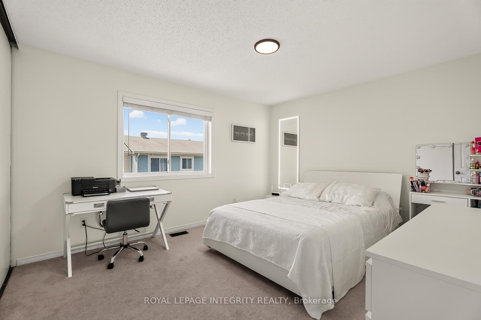 Photo 22 of 16 Stamford Private, Ottawa, Hunt Club Park/Greenboro — HOMEH