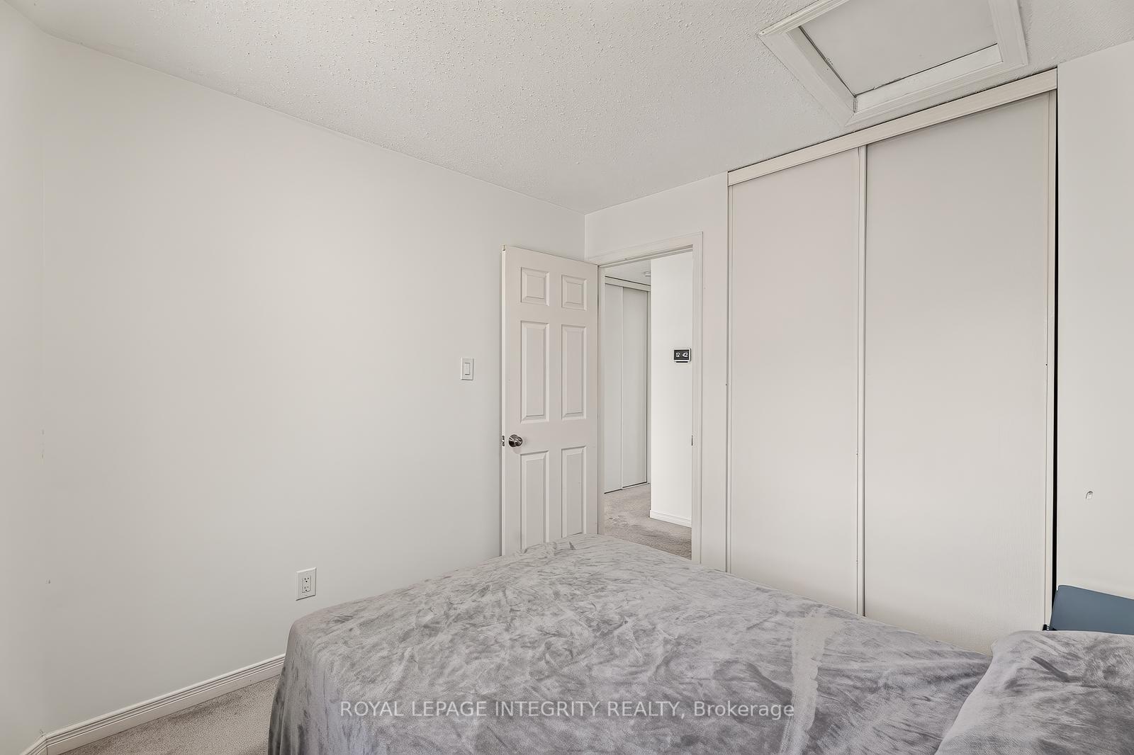 Photo 28 of 16 Stamford Private, Ottawa, Hunt Club Park/Greenboro — HOMEH