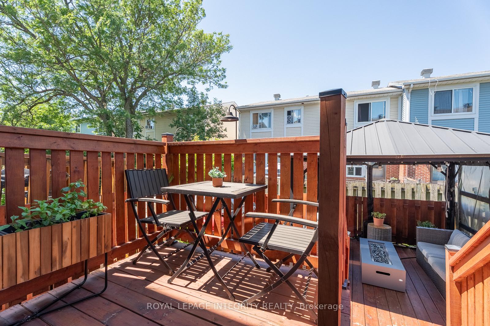 Photo 35 of 16 Stamford Private, Ottawa, Hunt Club Park/Greenboro — HOMEH