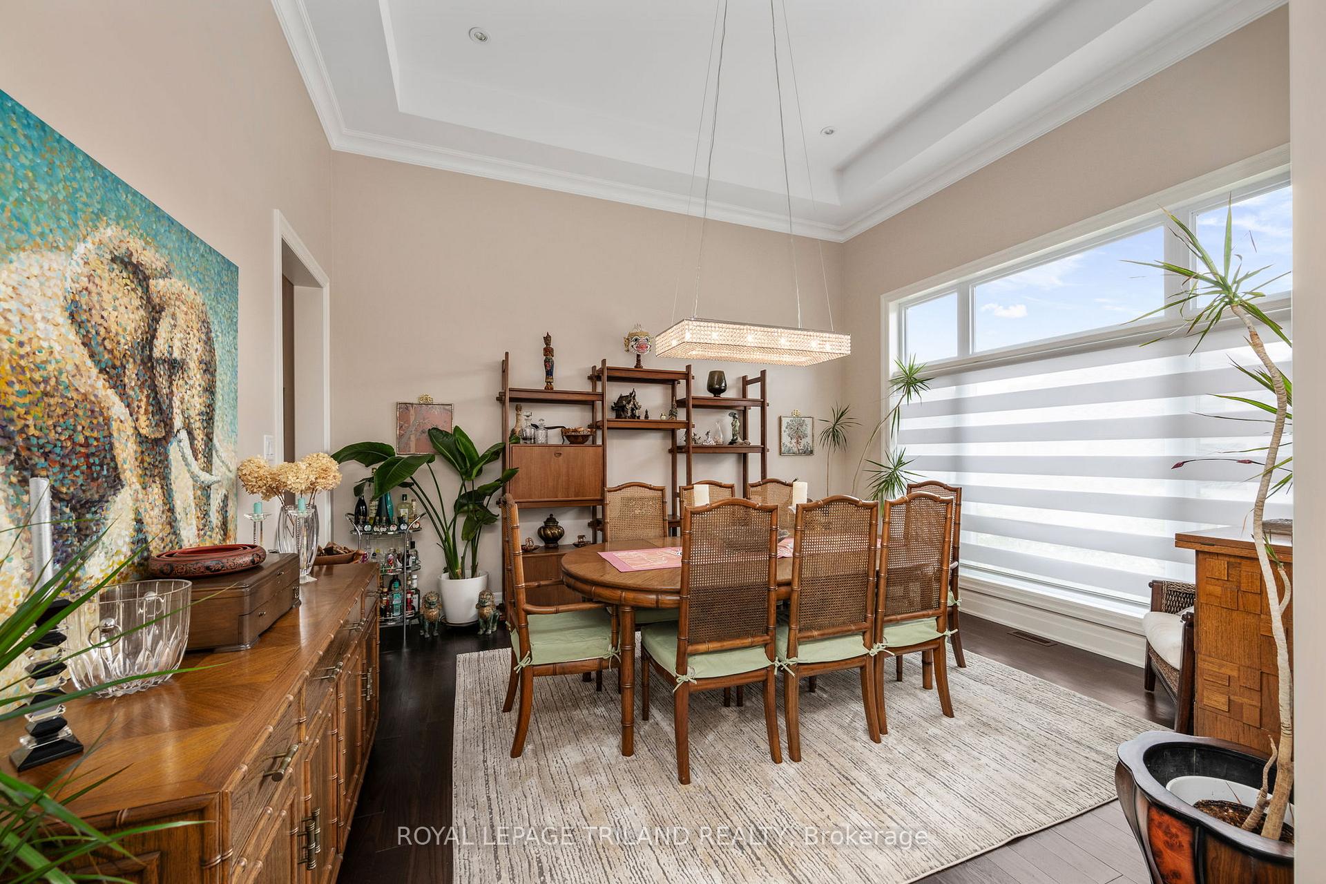 Photo 4 of 1824 Upper West Avenue, London, South B — HOMEH