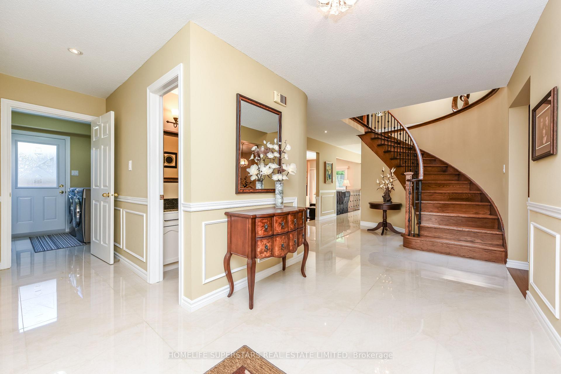 Photo 4 of 168 River Oaks Boulevard E, Oakville, River Oaks — HOMEH
