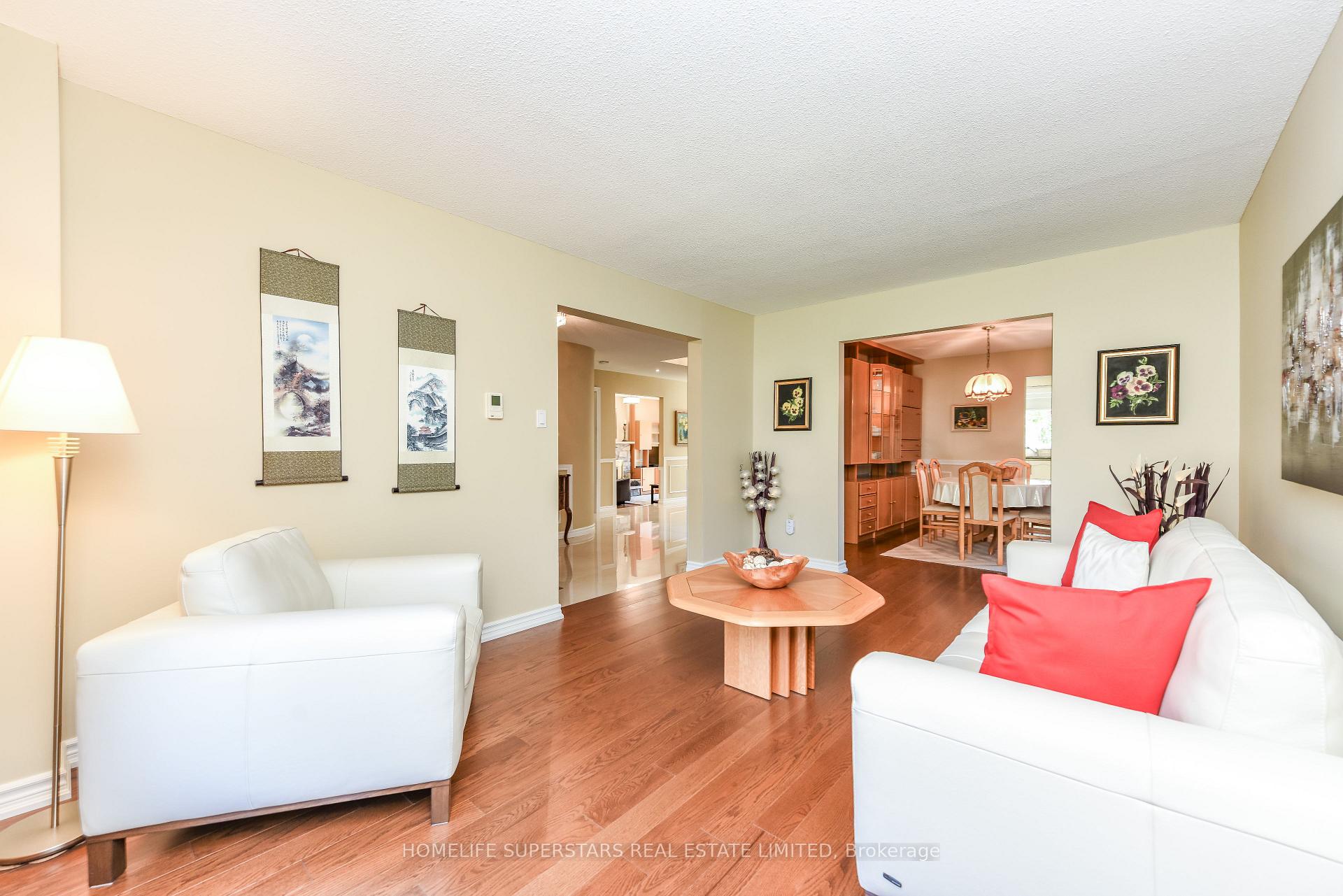 Photo 7 of 168 River Oaks Boulevard E, Oakville, River Oaks — HOMEH