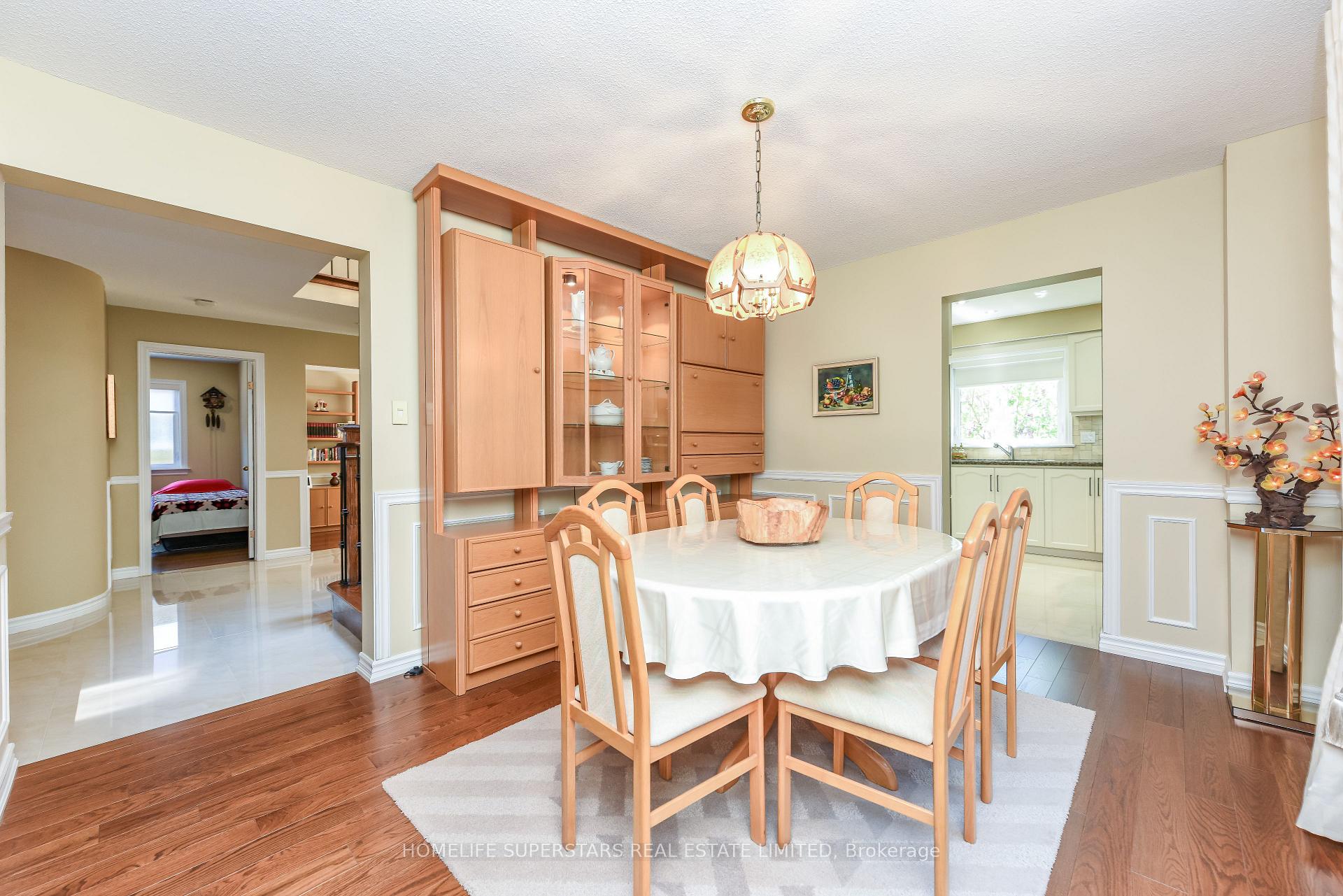 Photo 8 of 168 River Oaks Boulevard E, Oakville, River Oaks — HOMEH