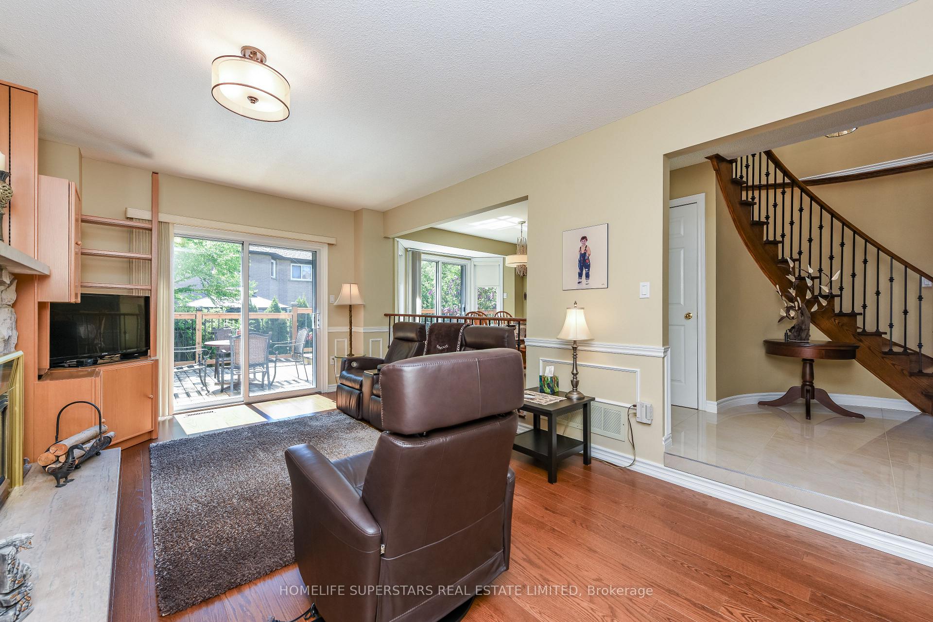 Photo 10 of 168 River Oaks Boulevard E, Oakville, River Oaks — HOMEH