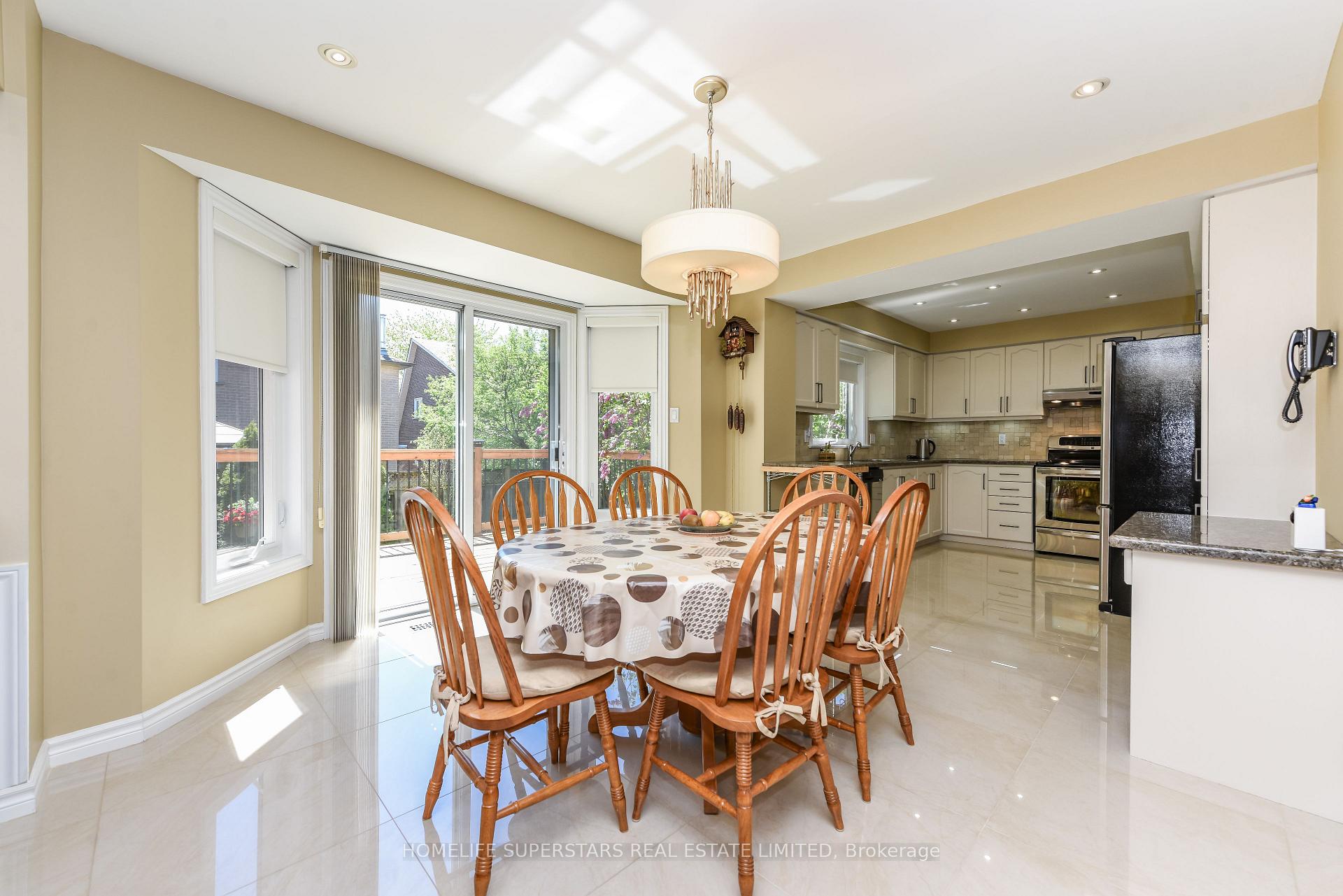 Photo 14 of 168 River Oaks Boulevard E, Oakville, River Oaks — HOMEH