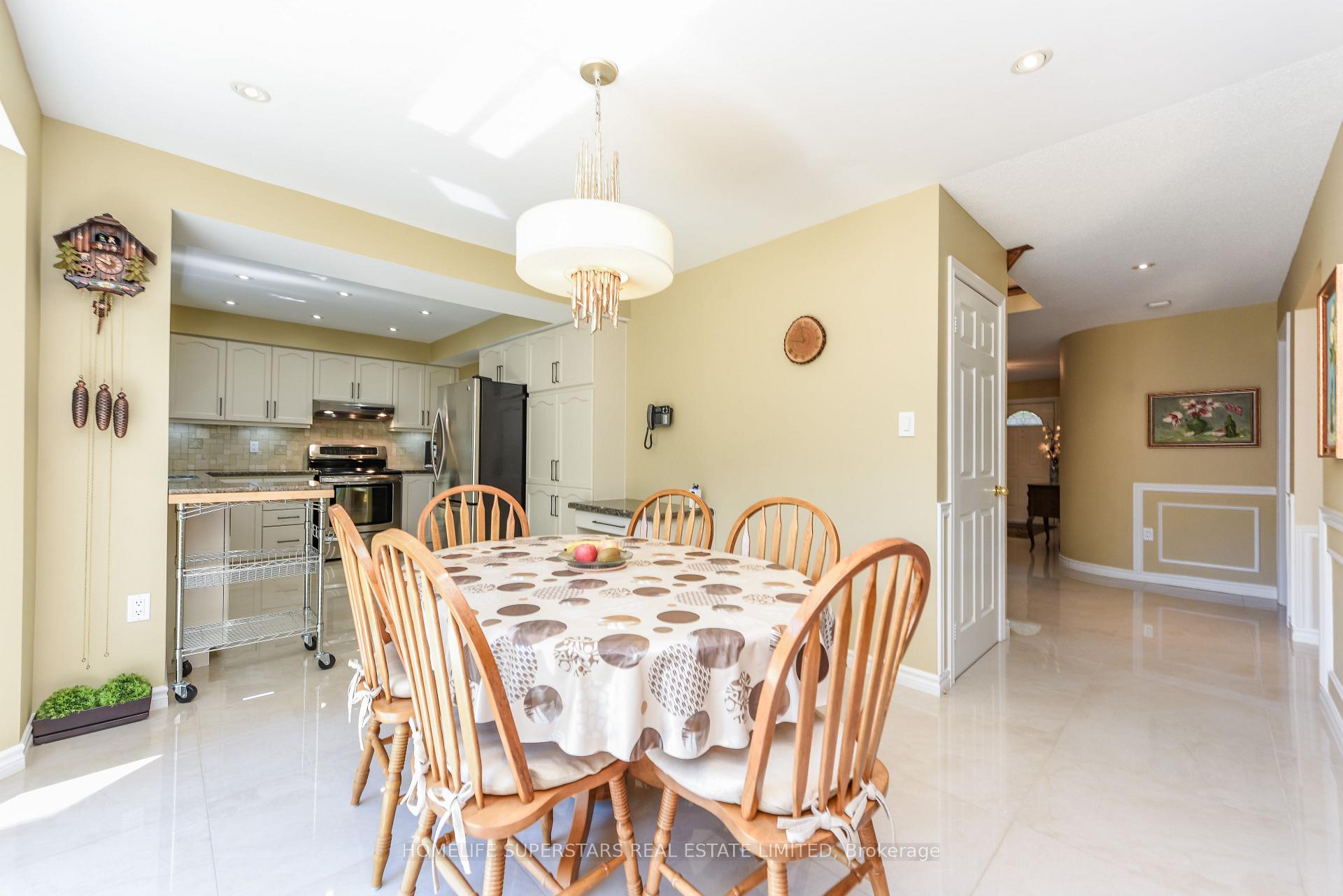 Photo 15 of 168 River Oaks Boulevard E, Oakville, River Oaks — HOMEH
