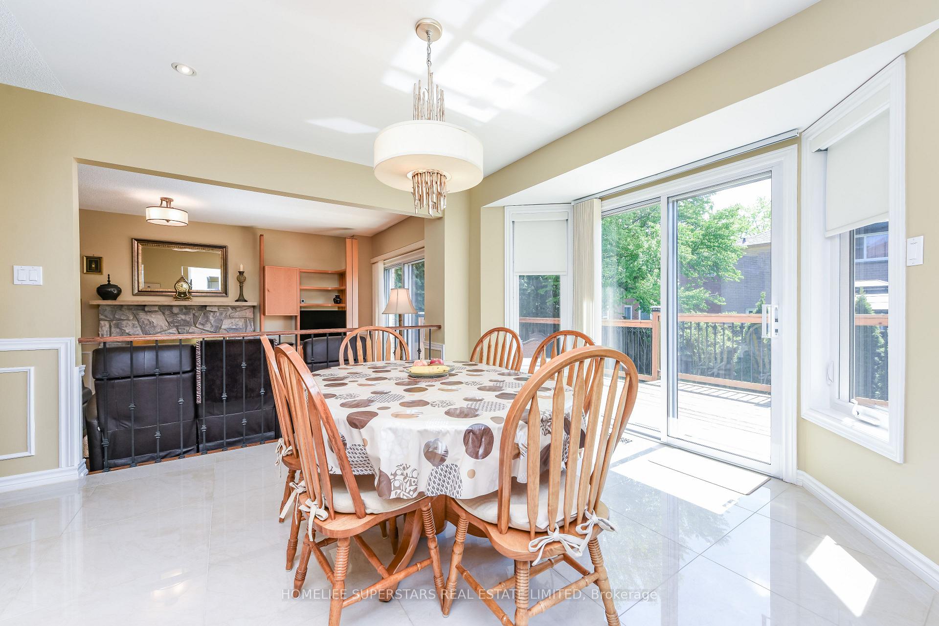 Photo 17 of 168 River Oaks Boulevard E, Oakville, River Oaks — HOMEH
