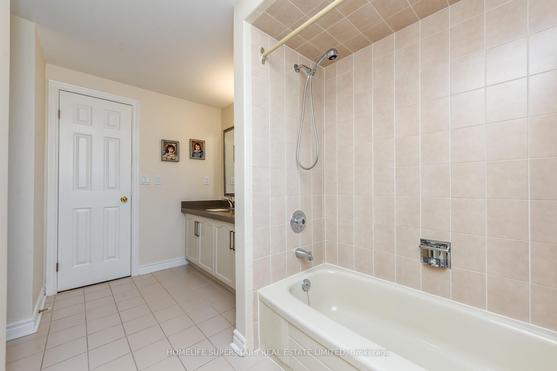 Photo 30 of 168 River Oaks Boulevard E, Oakville, River Oaks — HOMEH