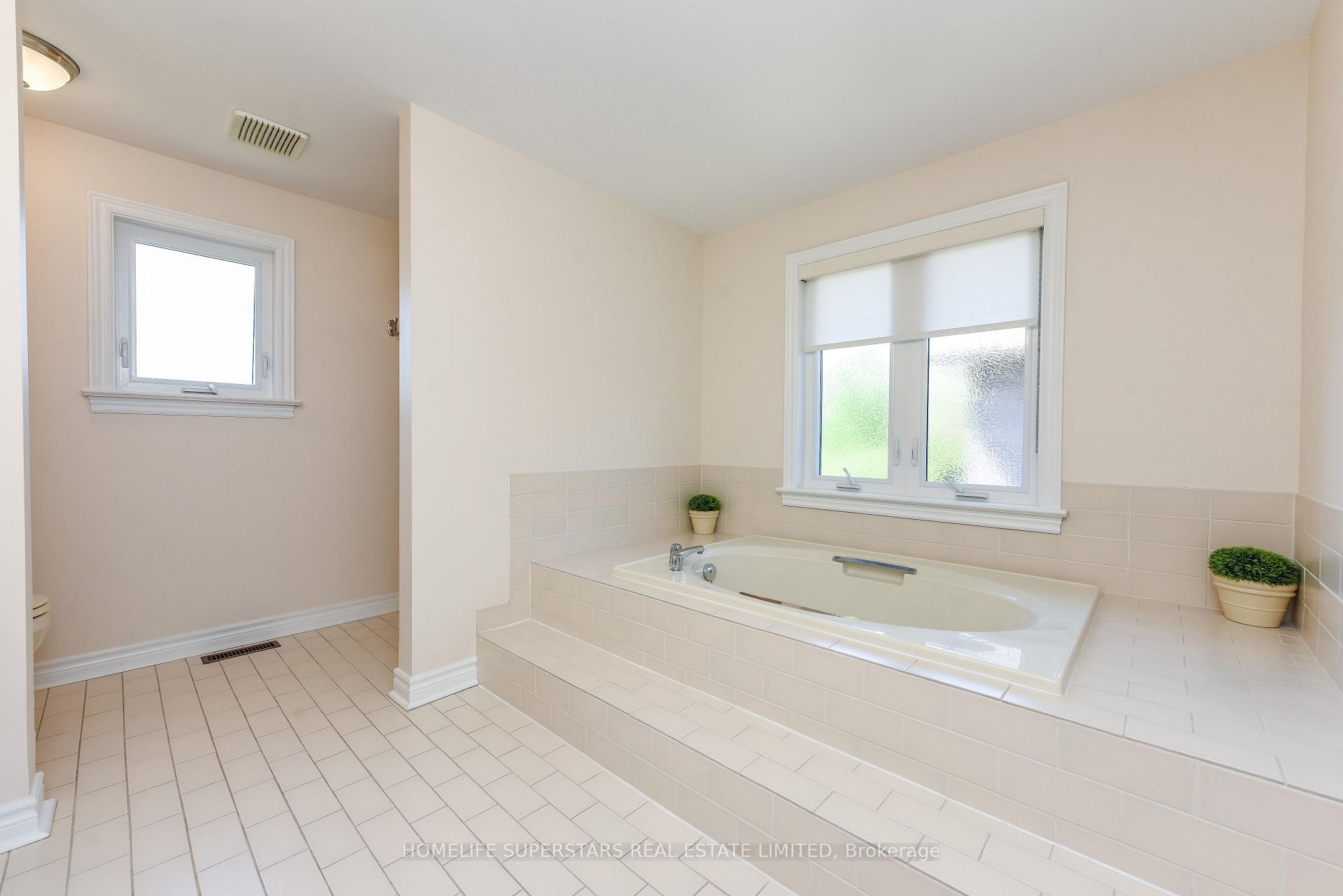 Photo 37 of 168 River Oaks Boulevard E, Oakville, River Oaks — HOMEH