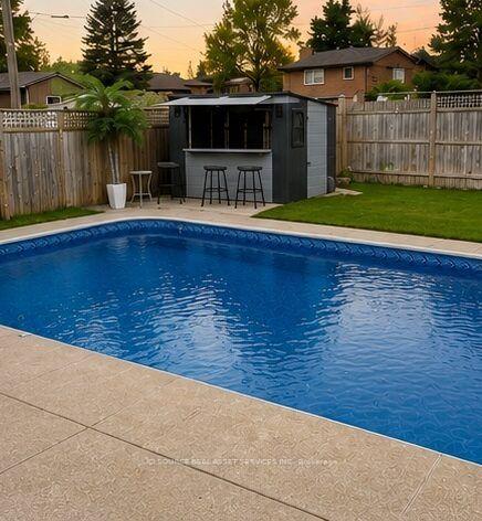 Photo 3 of 10 Mcdonagh Drive, Kawartha Lakes, Lindsay — HOMEH