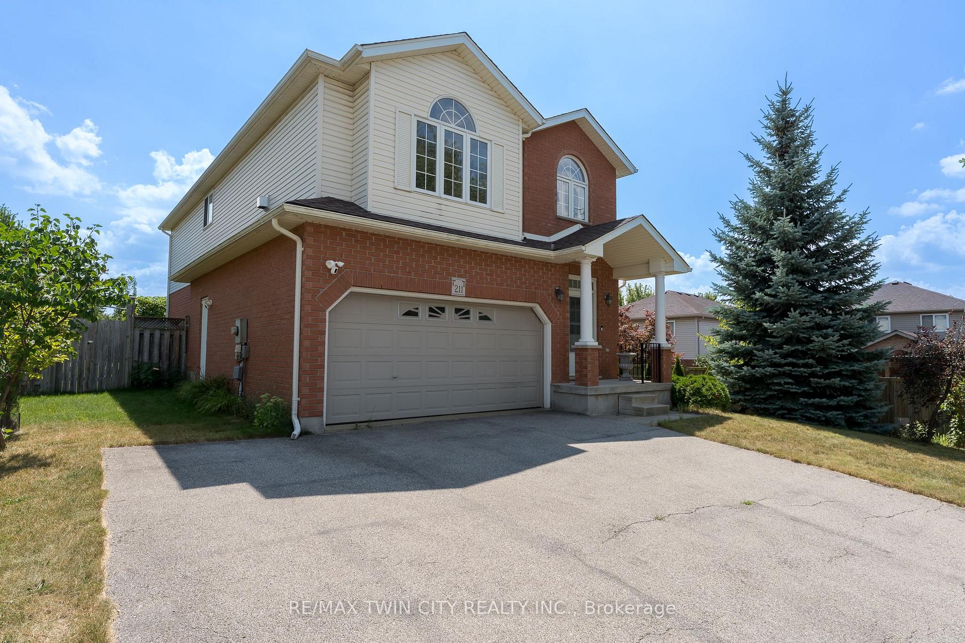 Photo 2 of 211 Sleaford Street, Waterloo, Colonial Acres — HOMEH