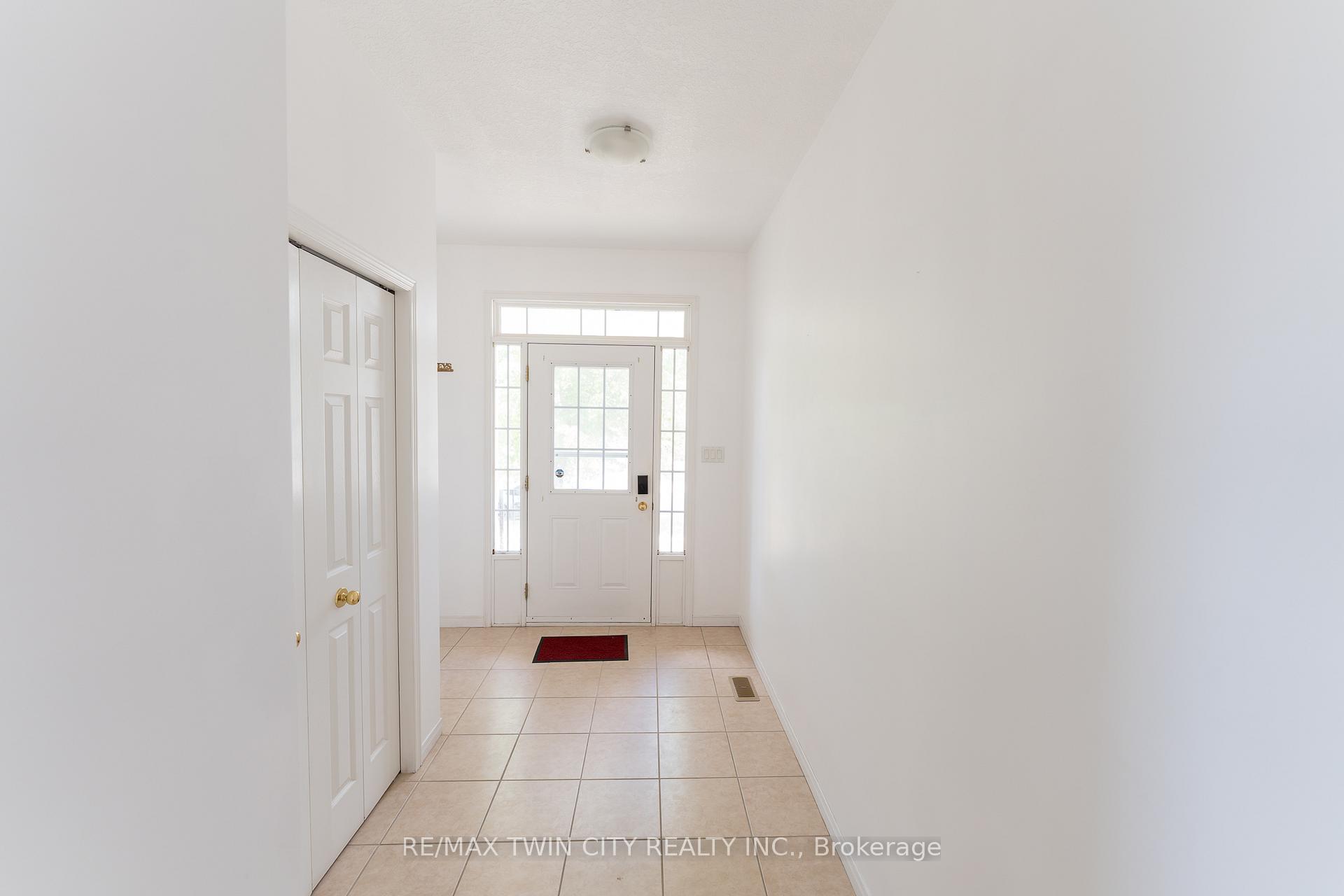 Photo 3 of 211 Sleaford Street, Waterloo, Colonial Acres — HOMEH