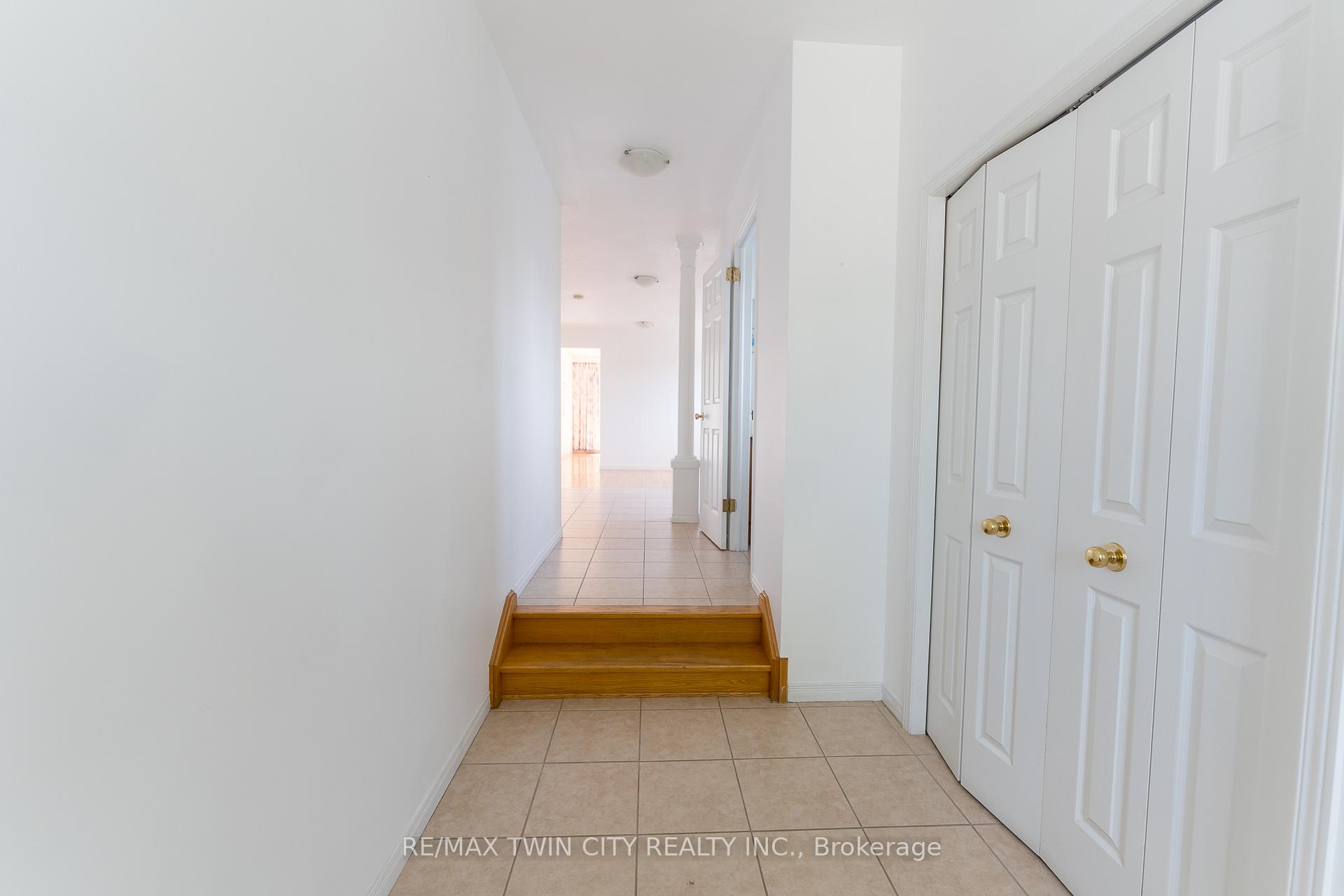 Photo 4 of 211 Sleaford Street, Waterloo, Colonial Acres — HOMEH