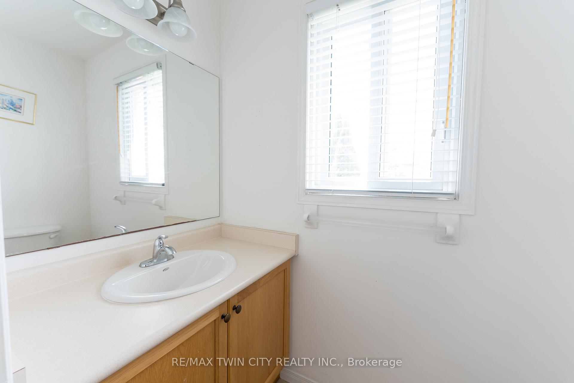 Photo 5 of 211 Sleaford Street, Waterloo, Colonial Acres — HOMEH