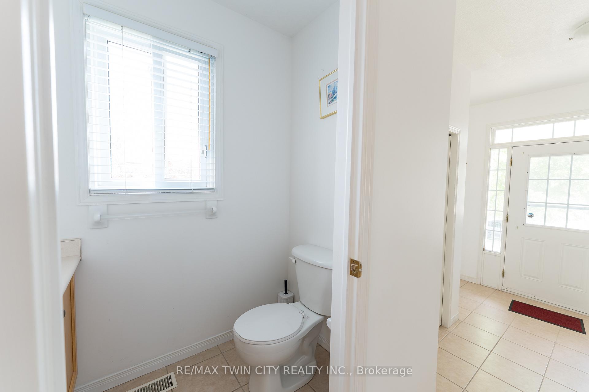Photo 6 of 211 Sleaford Street, Waterloo, Colonial Acres — HOMEH