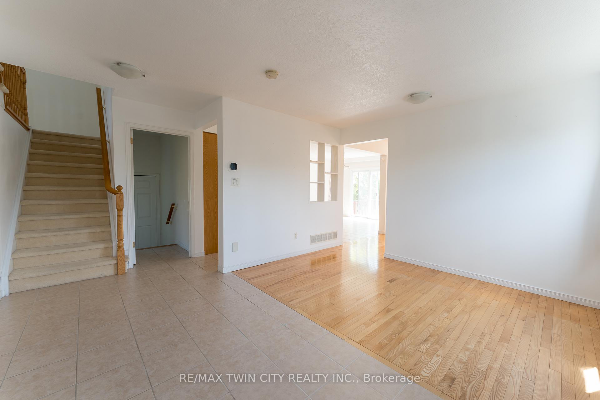 Photo 7 of 211 Sleaford Street, Waterloo, Colonial Acres — HOMEH
