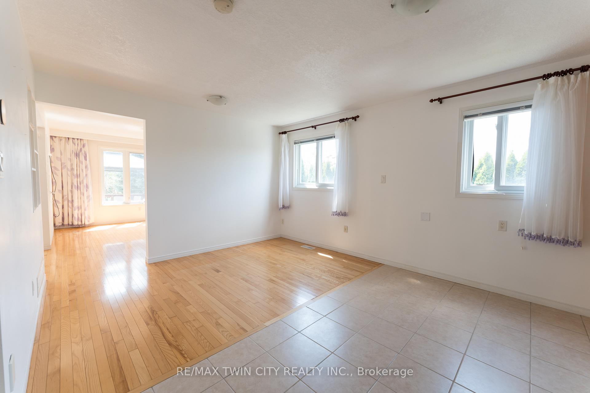 Photo 8 of 211 Sleaford Street, Waterloo, Colonial Acres — HOMEH