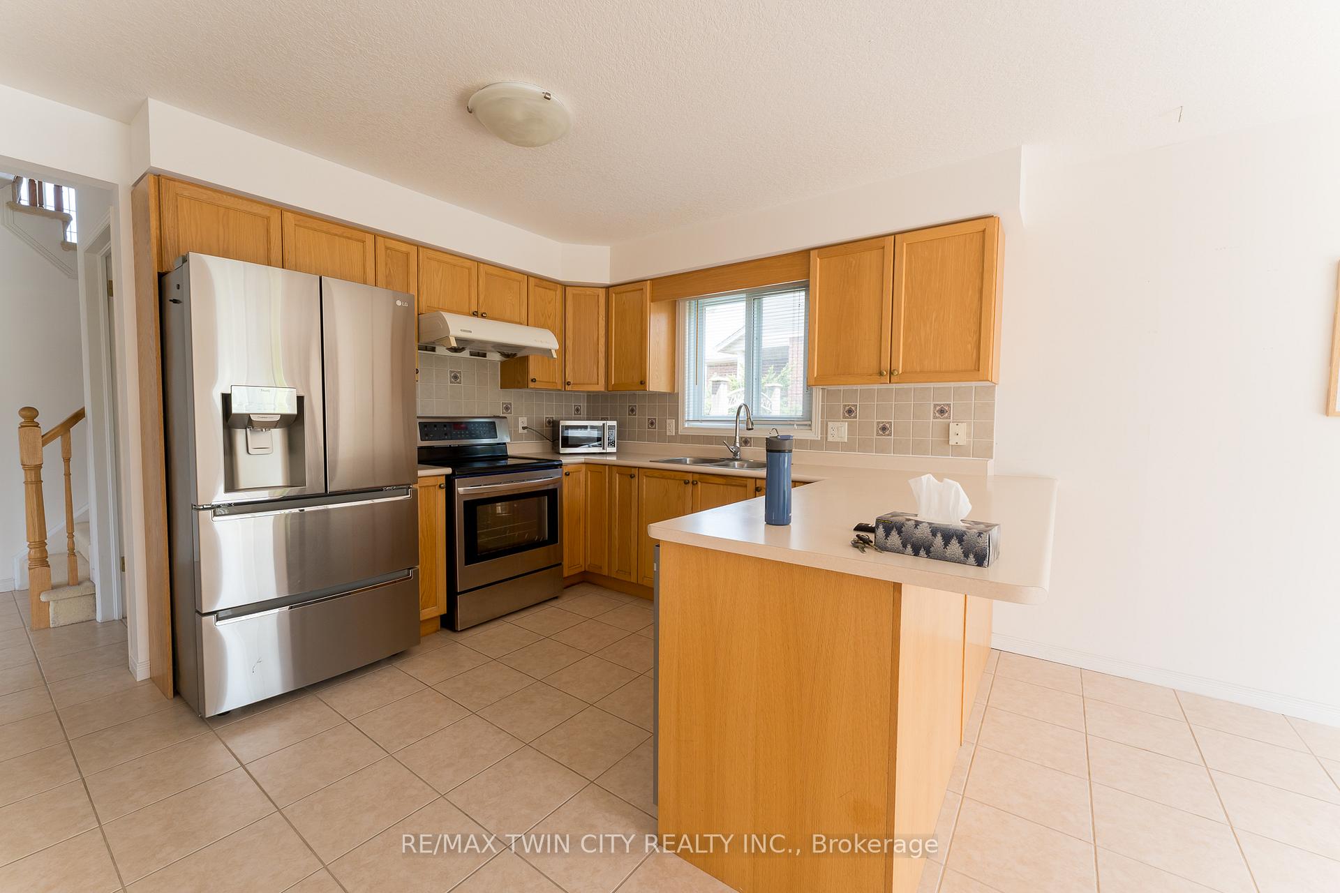 Photo 11 of 211 Sleaford Street, Waterloo, Colonial Acres — HOMEH