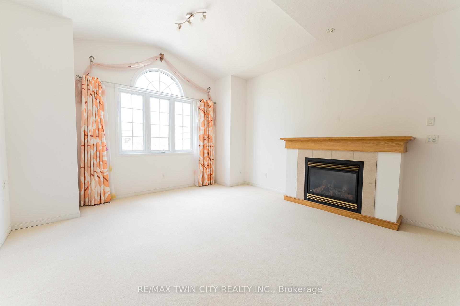 Photo 13 of 211 Sleaford Street, Waterloo, Colonial Acres — HOMEH