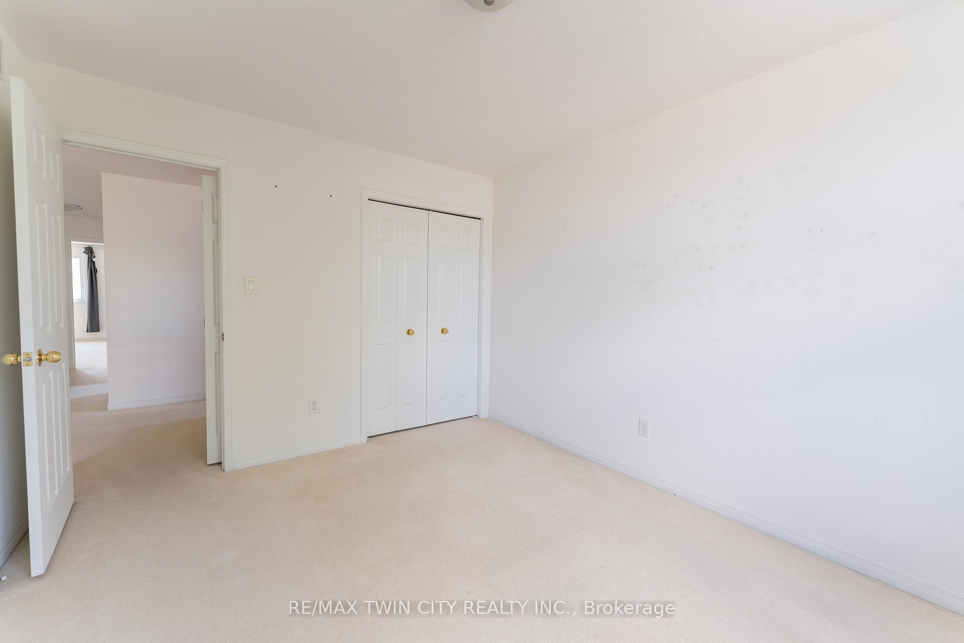 Photo 16 of 211 Sleaford Street, Waterloo, Colonial Acres — HOMEH