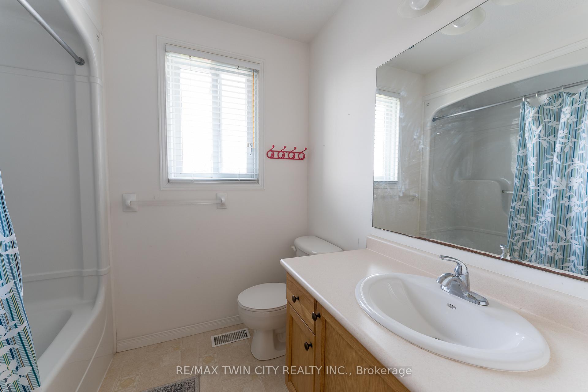 Photo 18 of 211 Sleaford Street, Waterloo, Colonial Acres — HOMEH