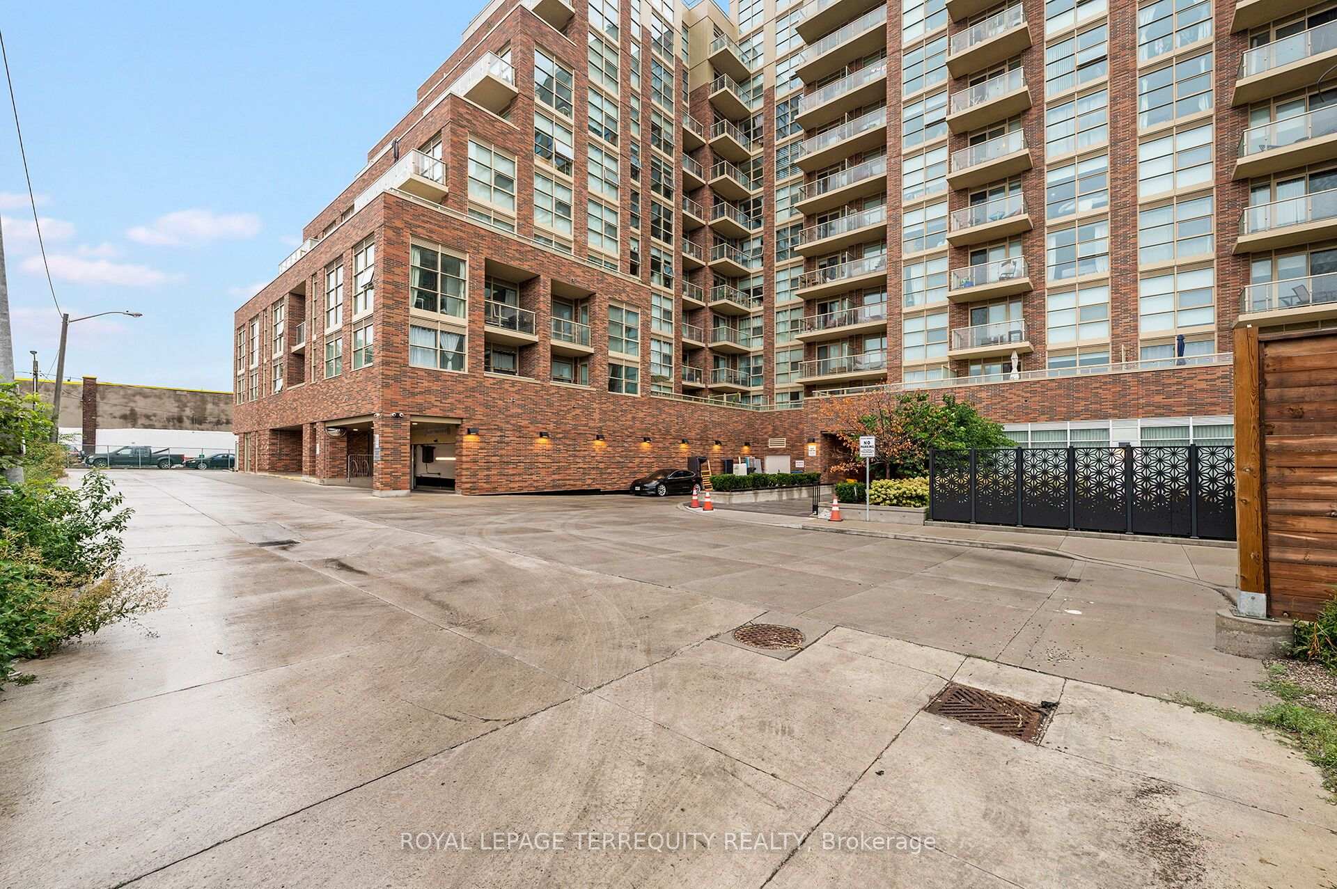 Photo 19 of Unit 804, 1787 St Clair Avenue W, Toronto, Weston-Pellam Park — HOMEH
